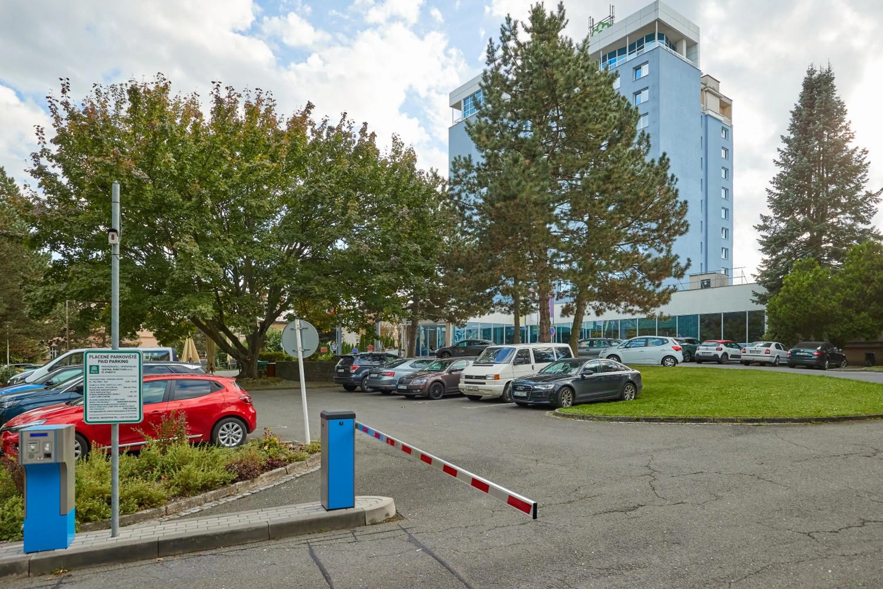 Parking in CENTRAL PARK FLORA