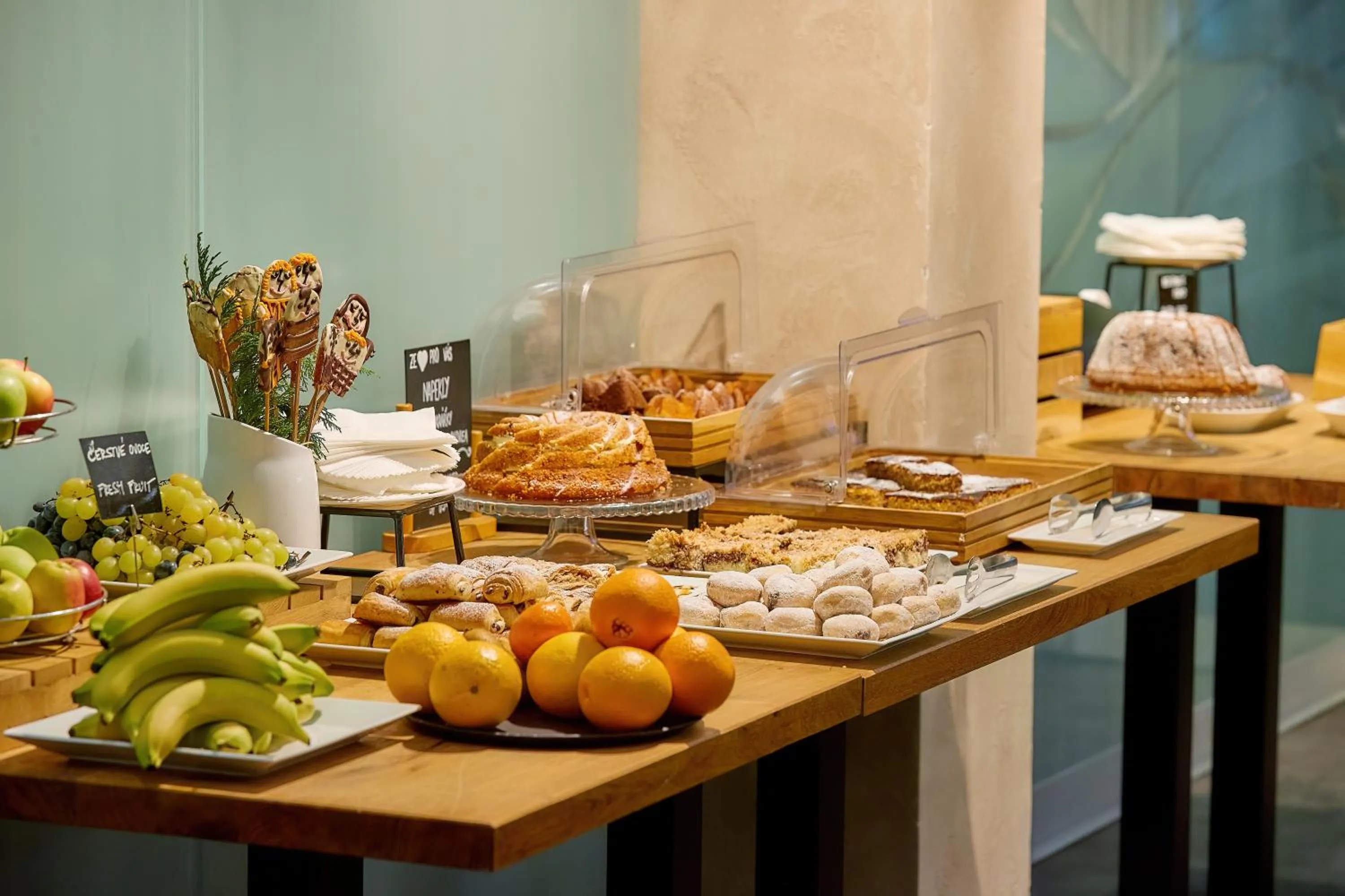 Meals in CENTRAL PARK FLORA