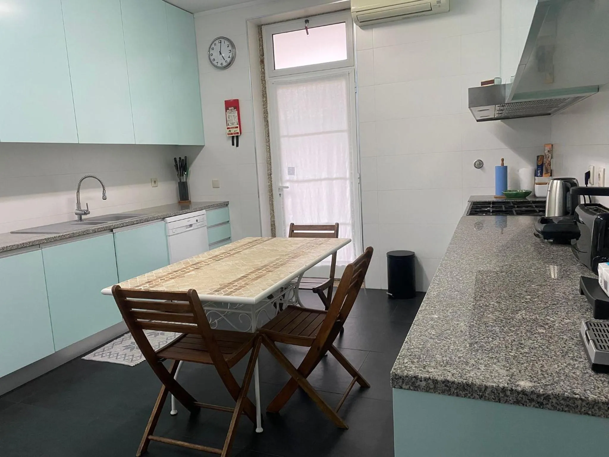 Kitchen or kitchenette in Solar Egas Moniz-Charming House & Local Experiences