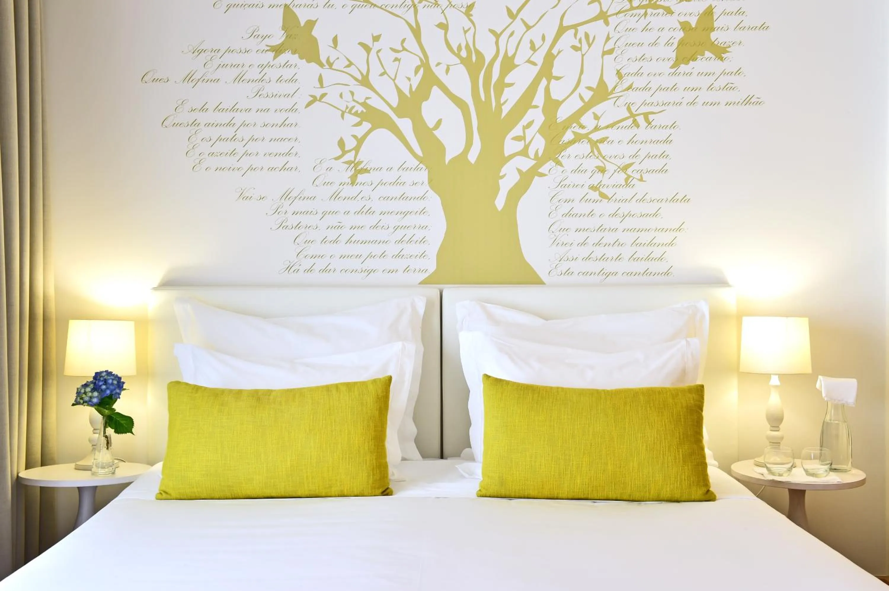 Bedroom, Bed in Solar Egas Moniz-Charming House & Local Experiences