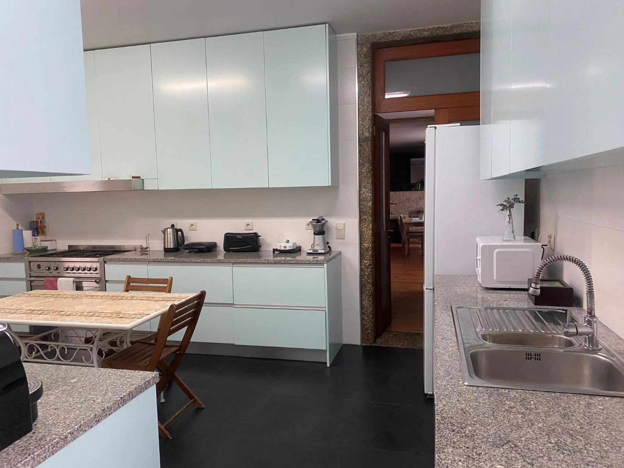 Kitchen or kitchenette in Solar Egas Moniz-Charming House & Local Experiences