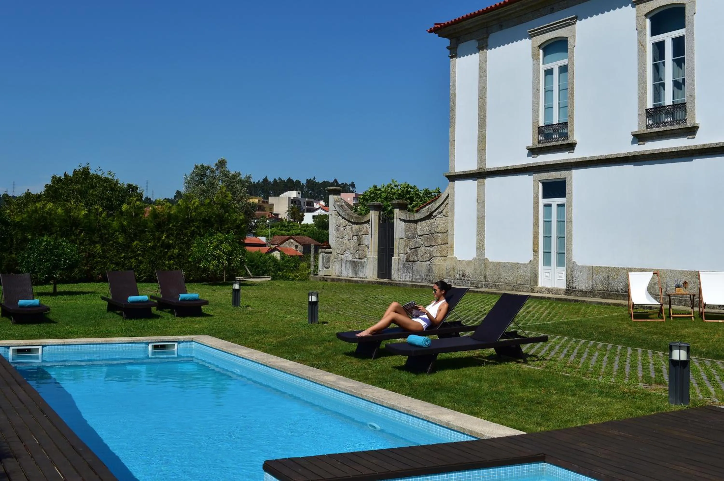 Garden in Solar Egas Moniz-Charming House & Local Experiences