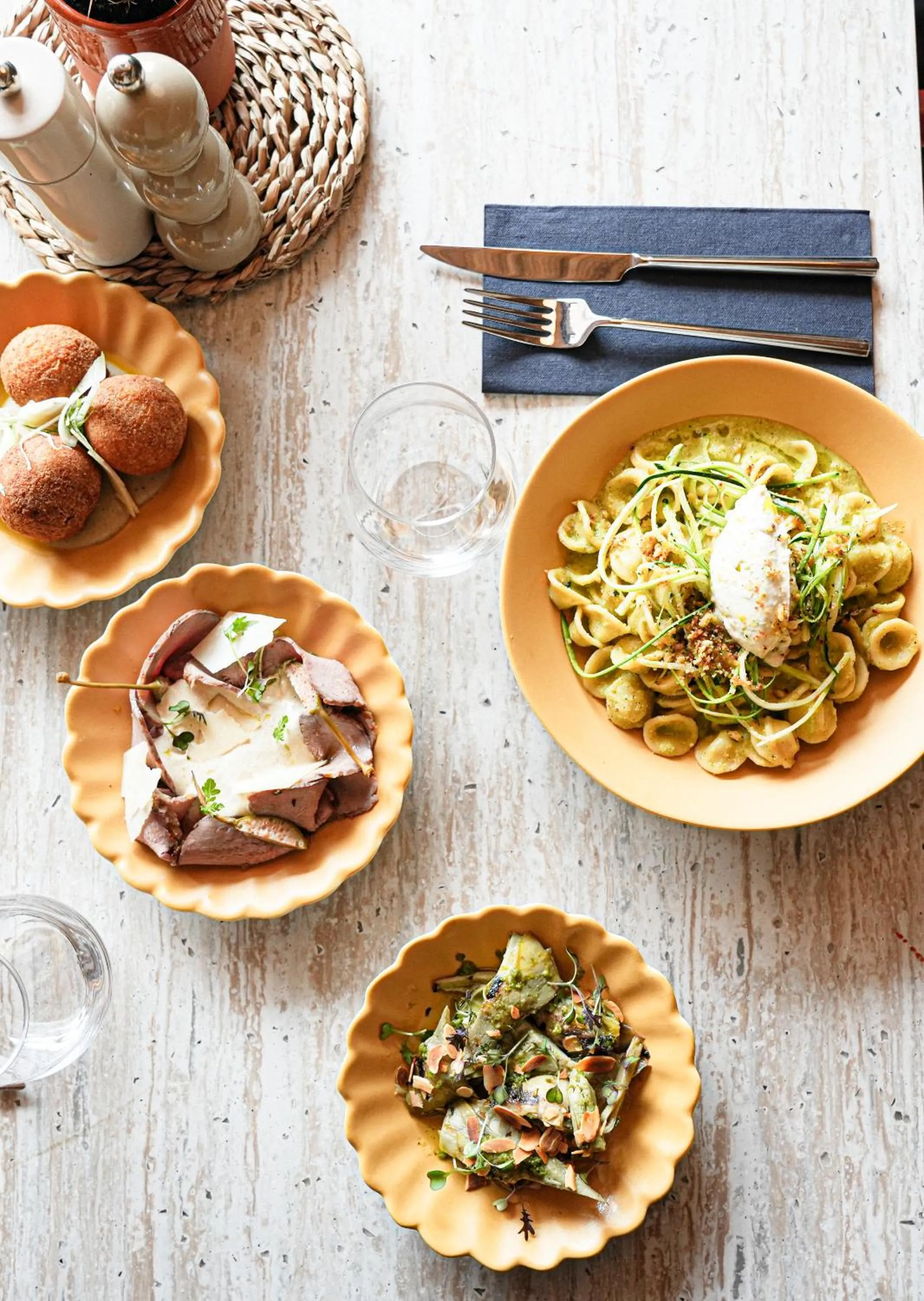 Restaurant/places to eat in Roc Seven Biarritz