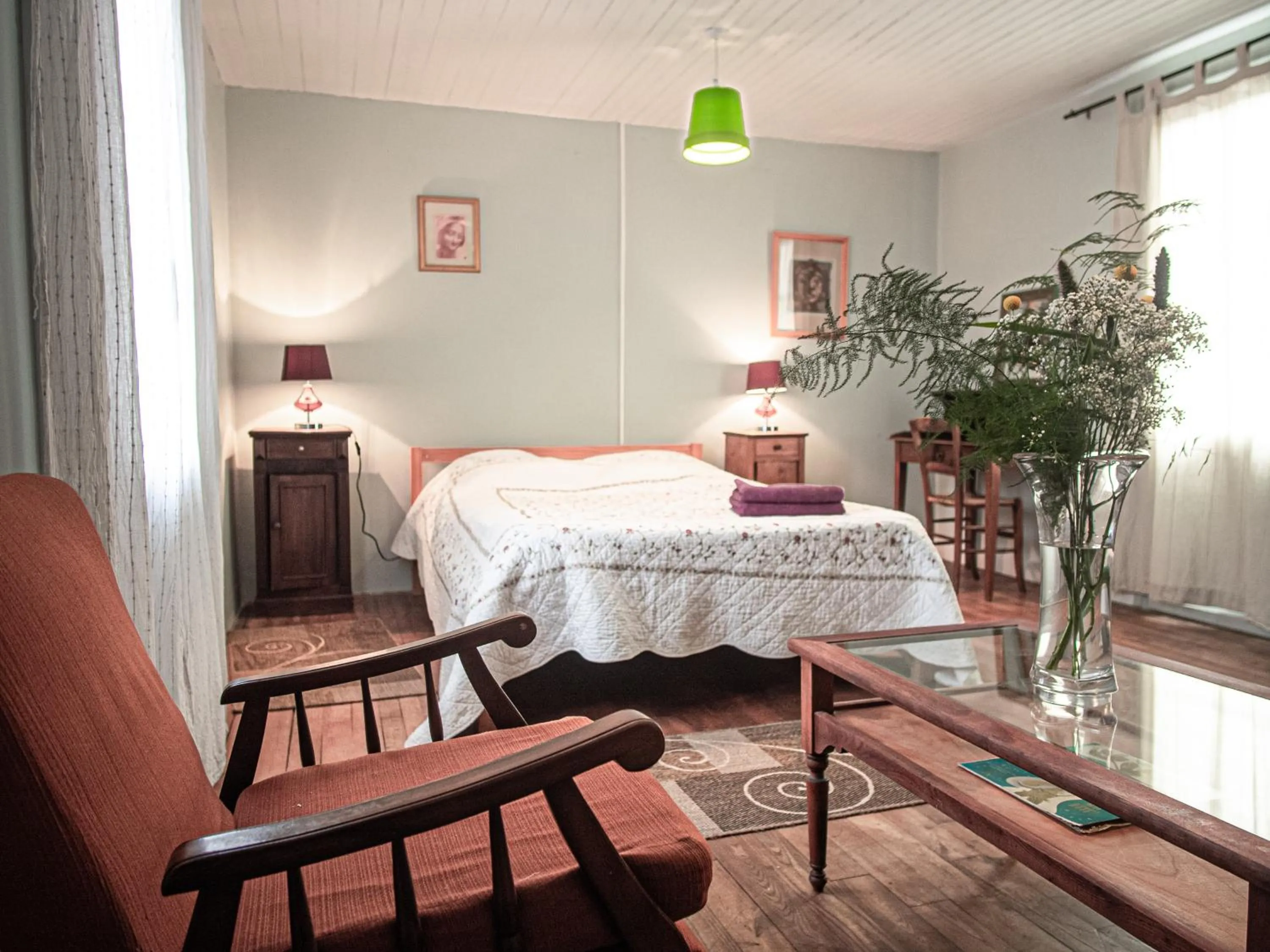 Staff in Le canard enchanté