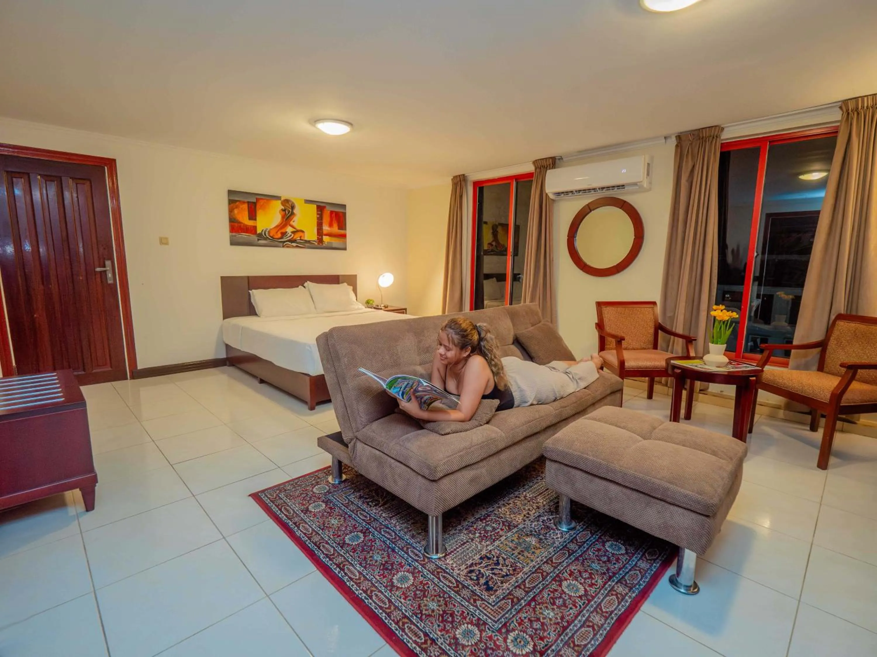 People in Hotel Palacio