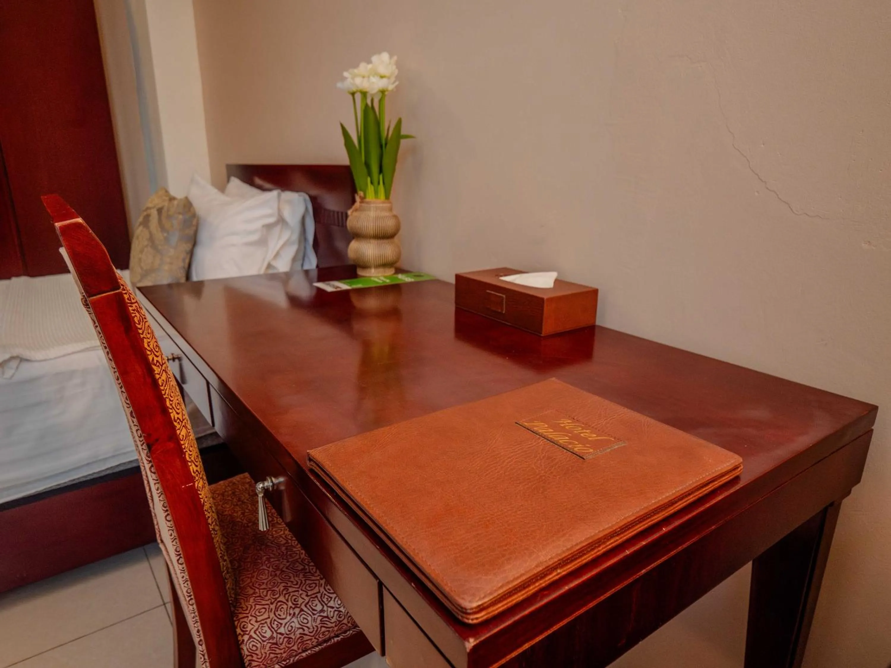 Bed in Hotel Palacio