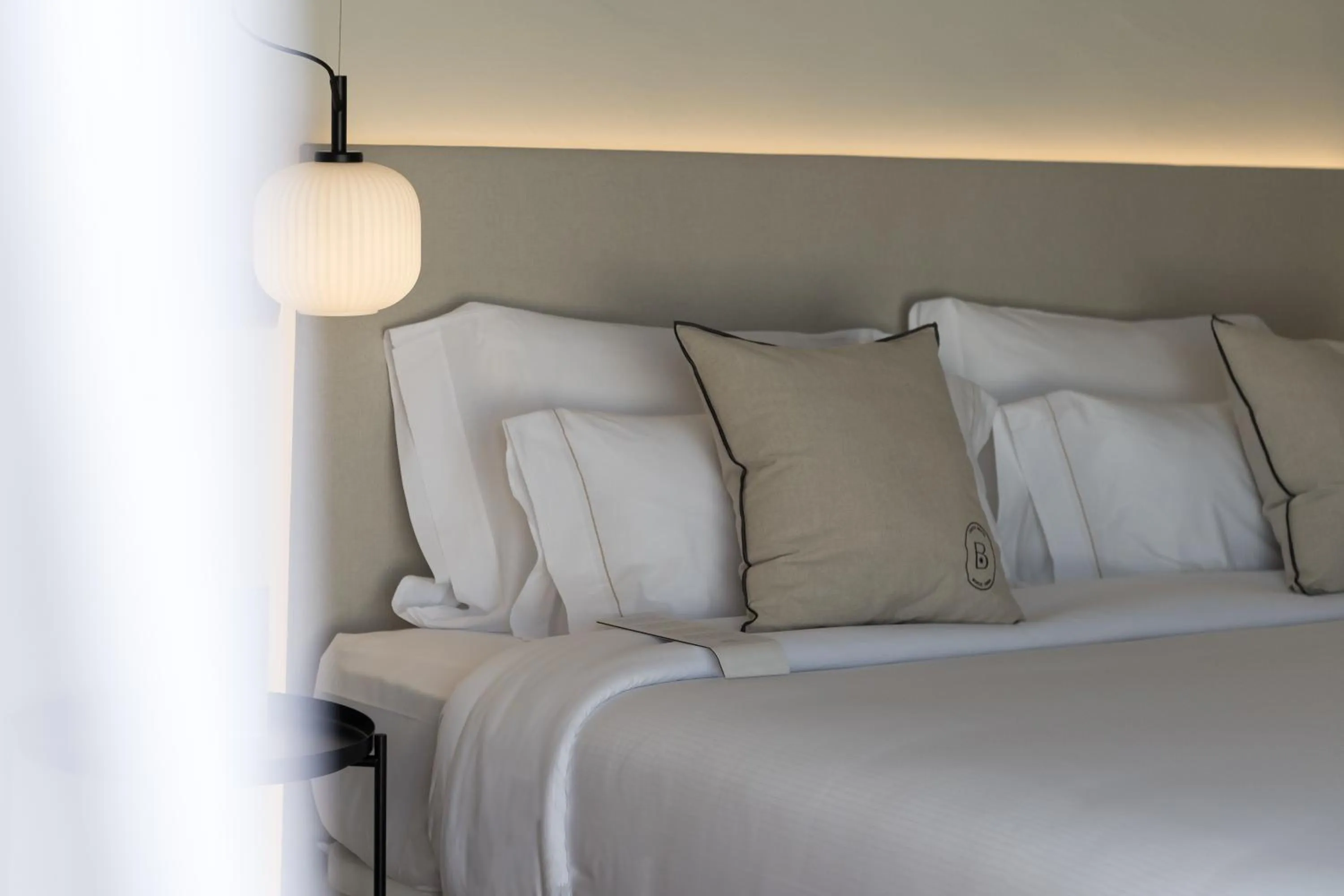 Bed in Hotel Montjoi by Brava Hoteles