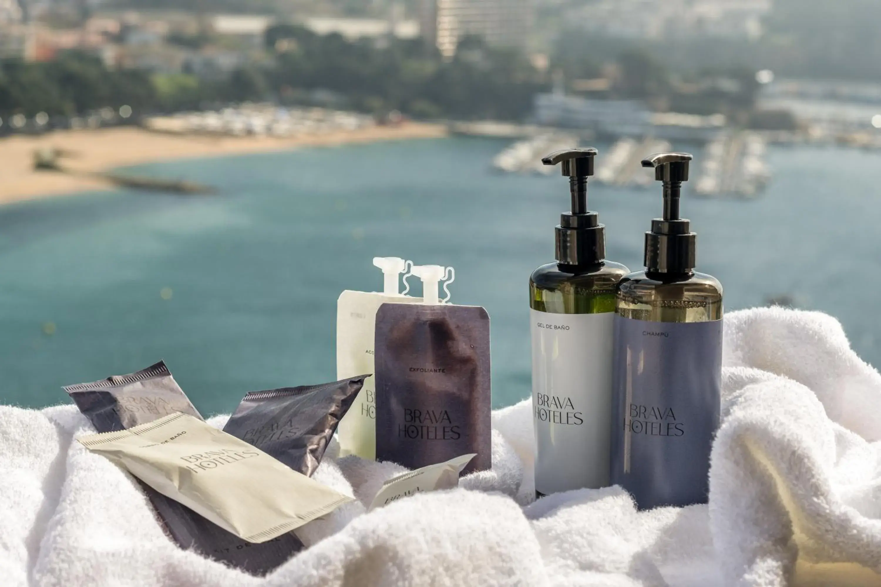 Superior Familiar room with sea views - single occupancy in Hotel Montjoi by Brava Hoteles Superior Familiar room with sea views - single occupancy in Hotel Montjoi by Brava Hoteles