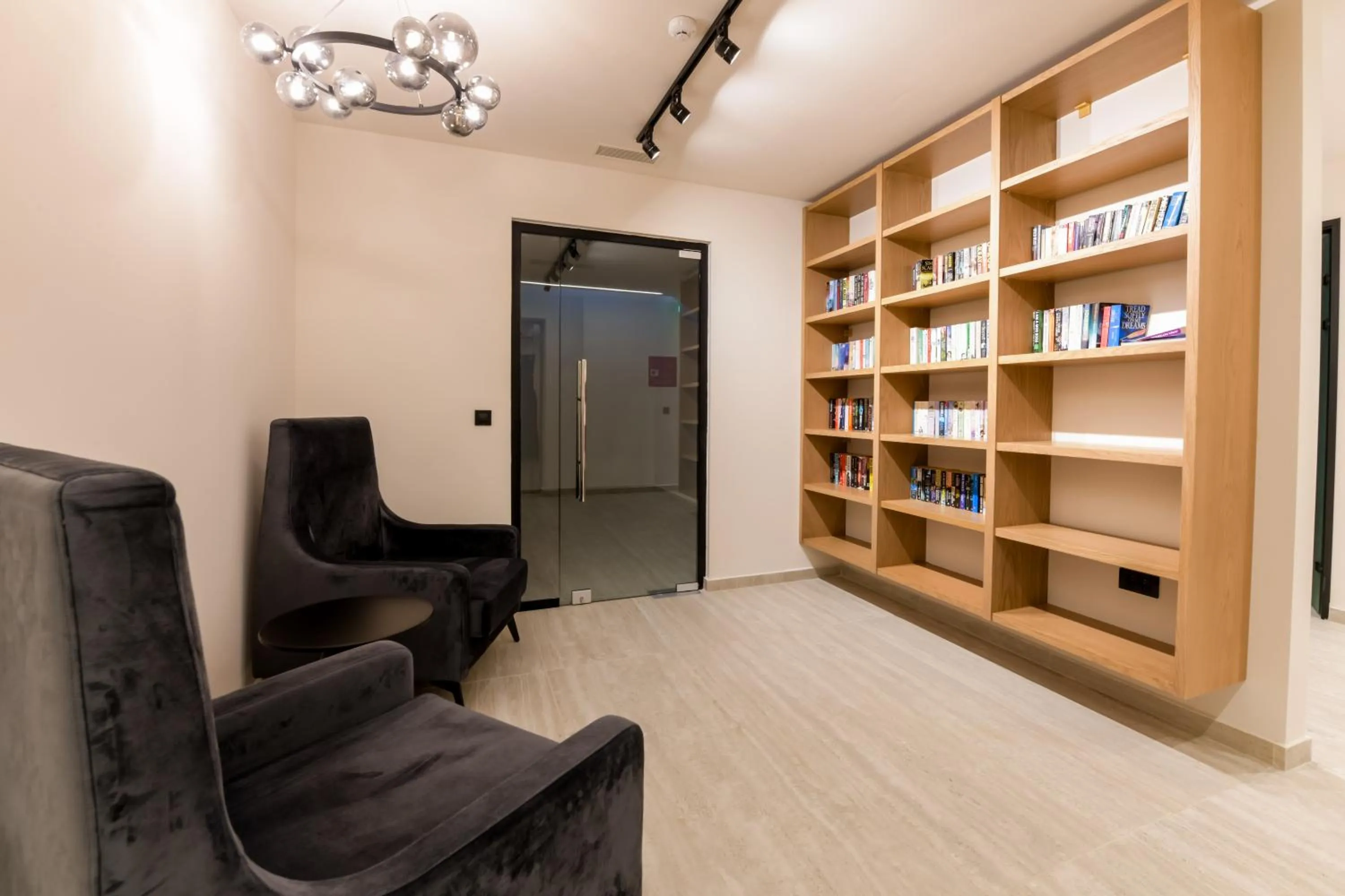 Library in Canadian Hotel