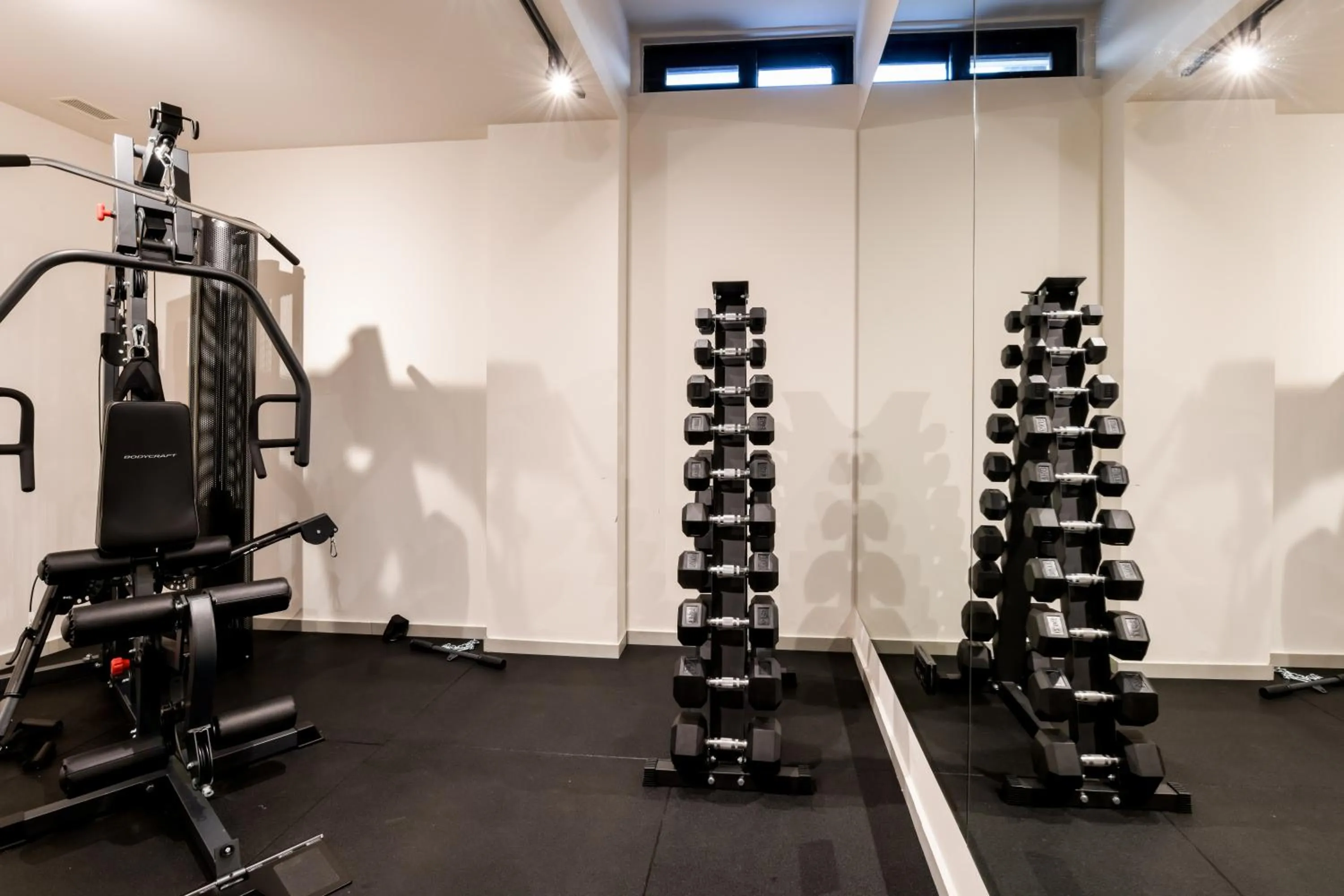 Fitness centre/facilities in Canadian Hotel