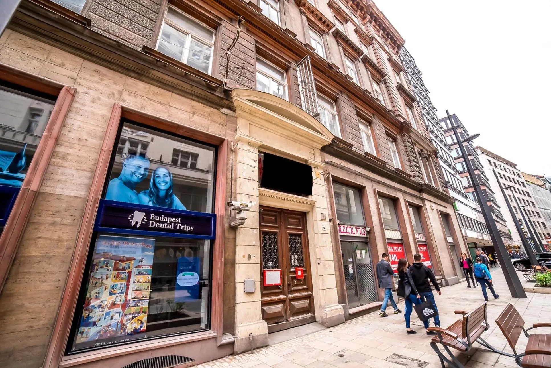 Facade/entrance in 2B Hostel & Rooms