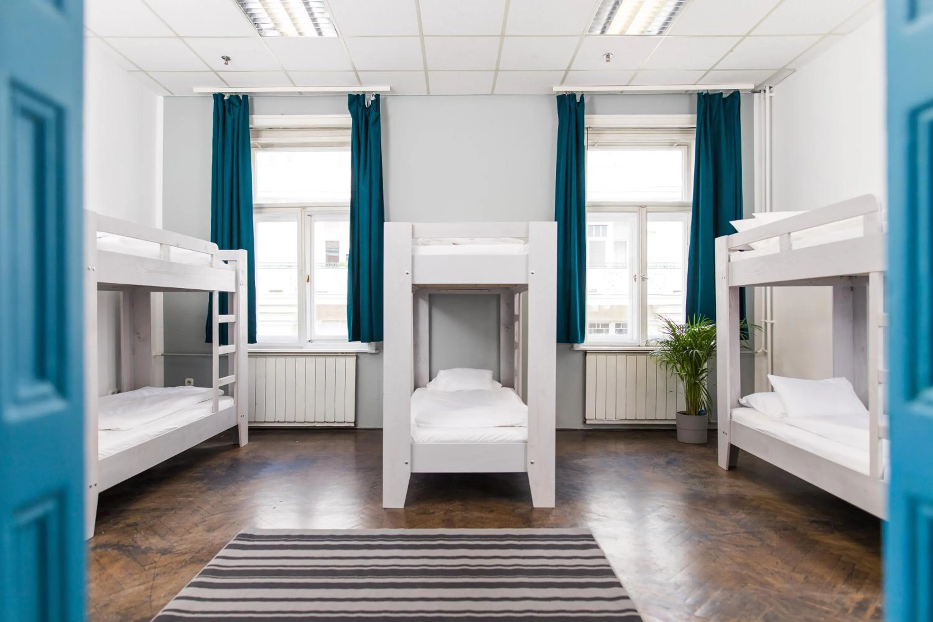 bunk bed in 2B Hostel & Rooms