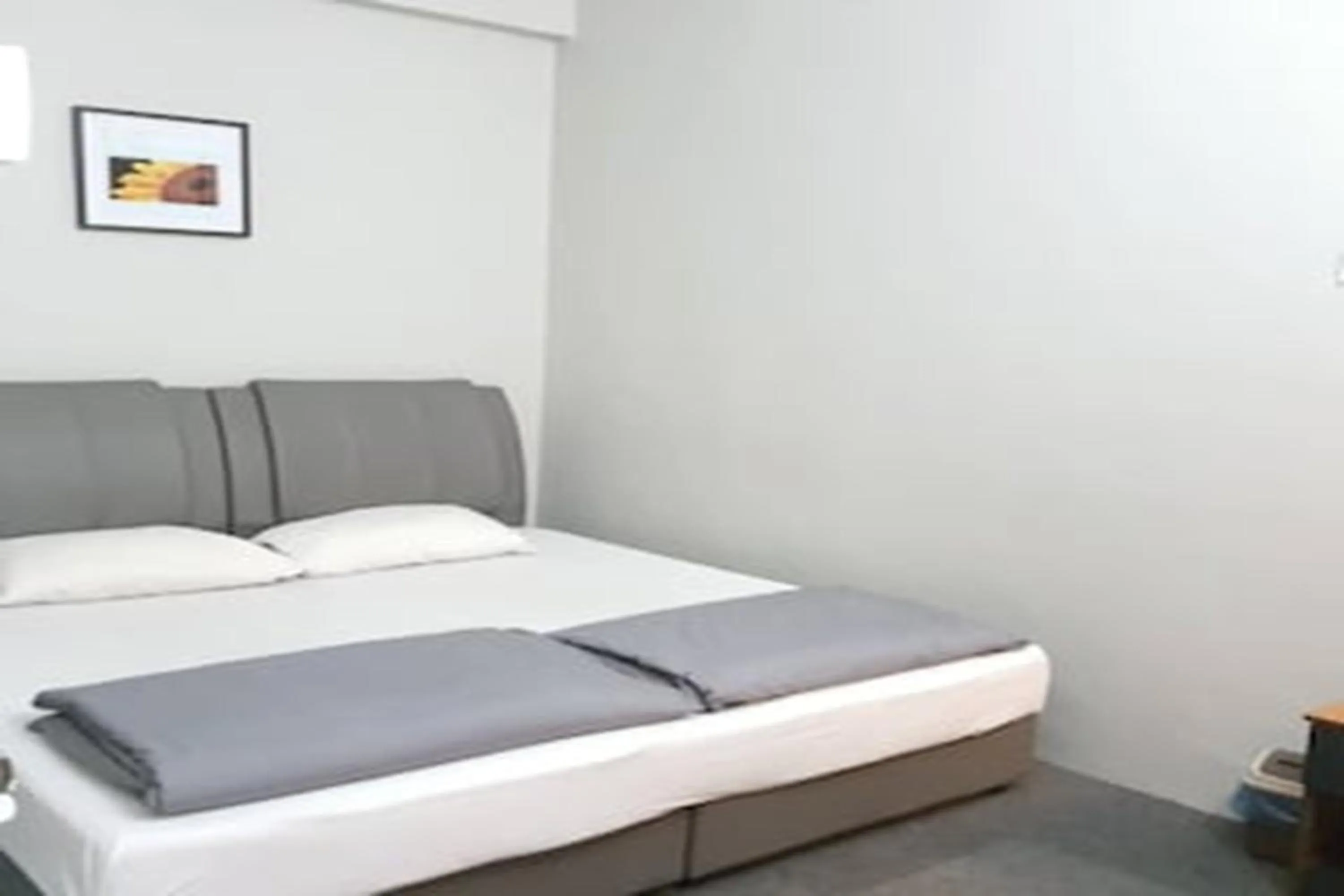 Photo of the whole room in SPOT ON 89751 Bed Station Guest House