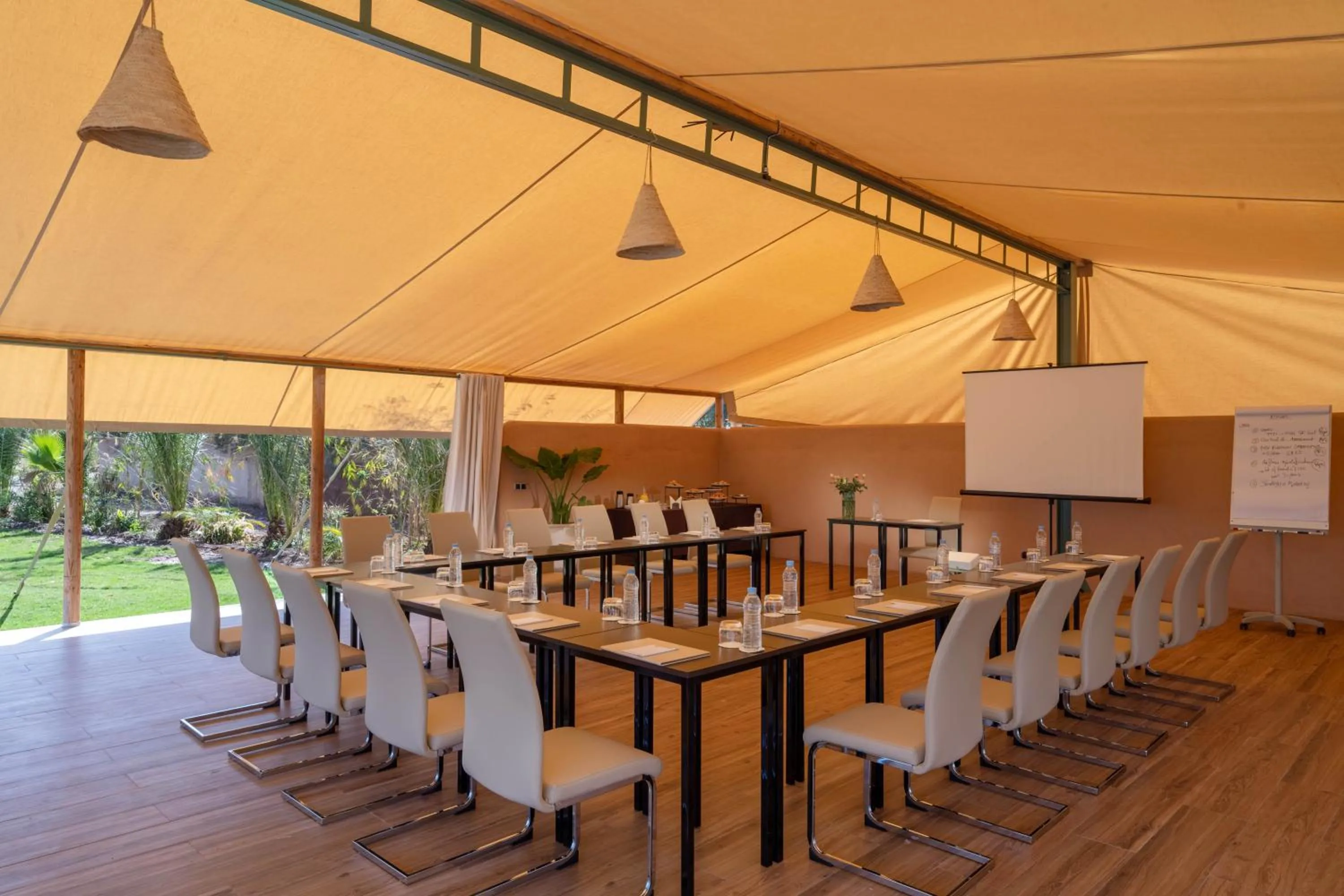 Banquet/Function facilities in Oasis lodges
