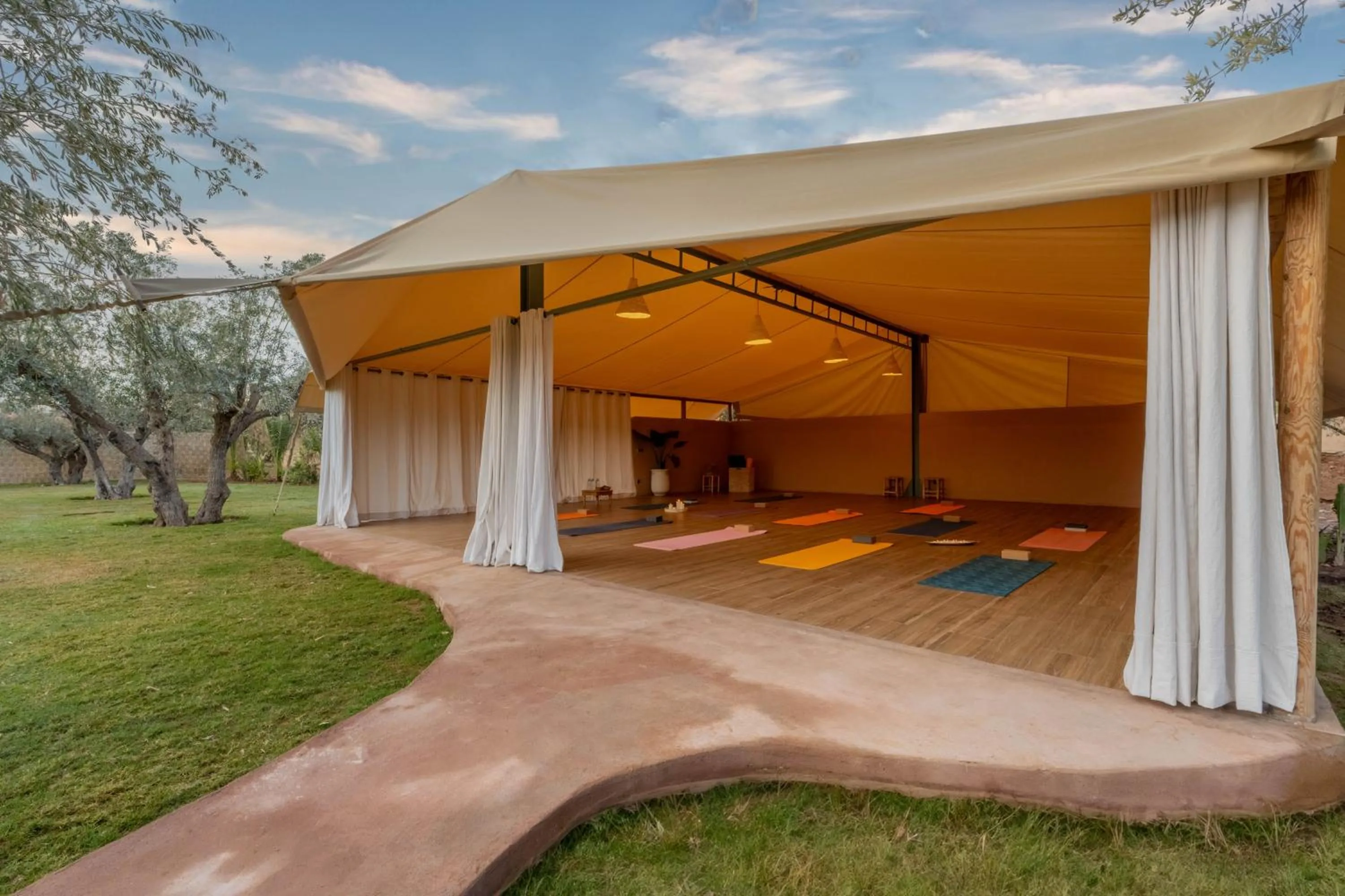 Spring in Oasis lodges