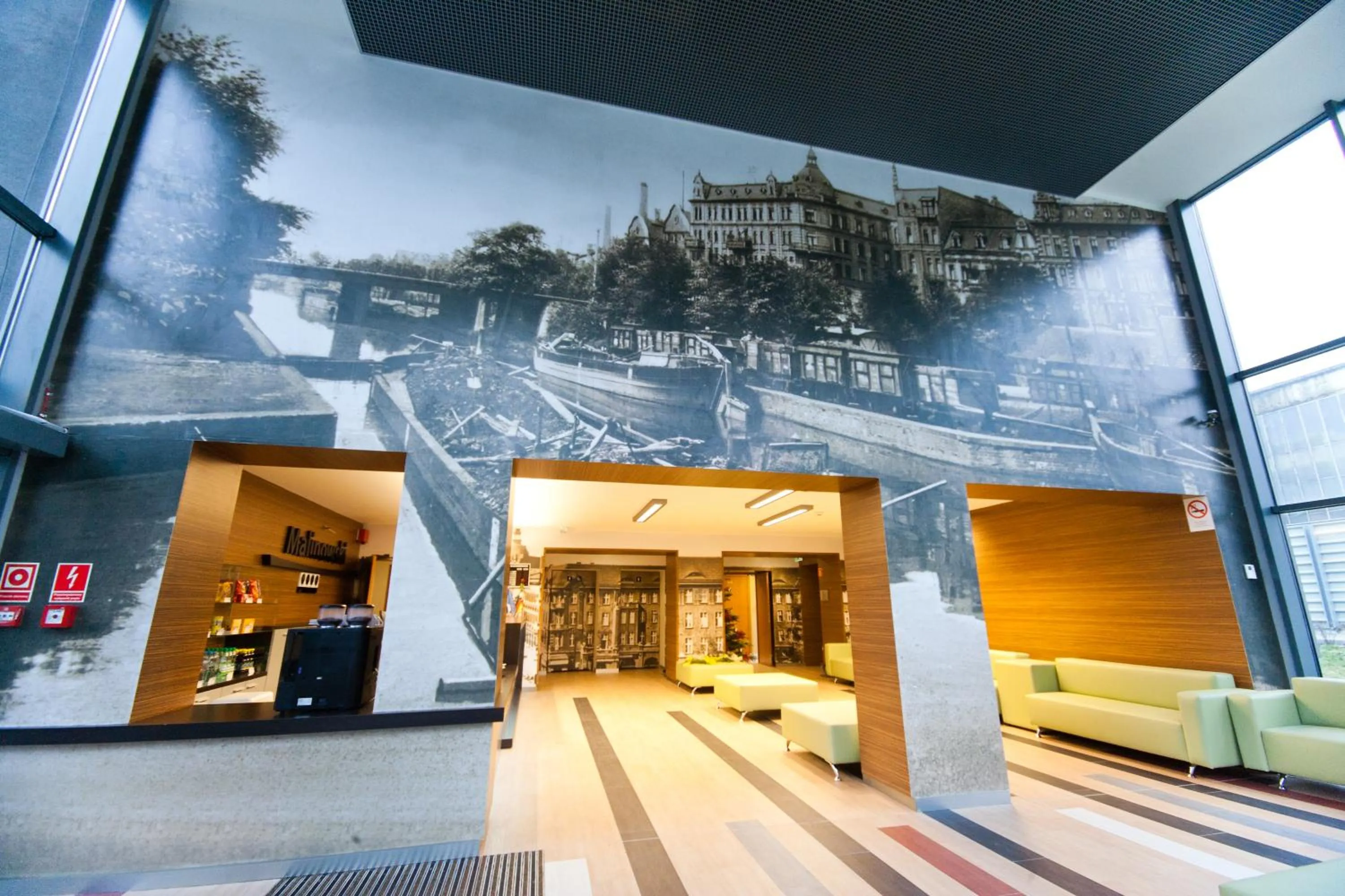 Communal lounge/ TV room in Hotel Malinowski Business