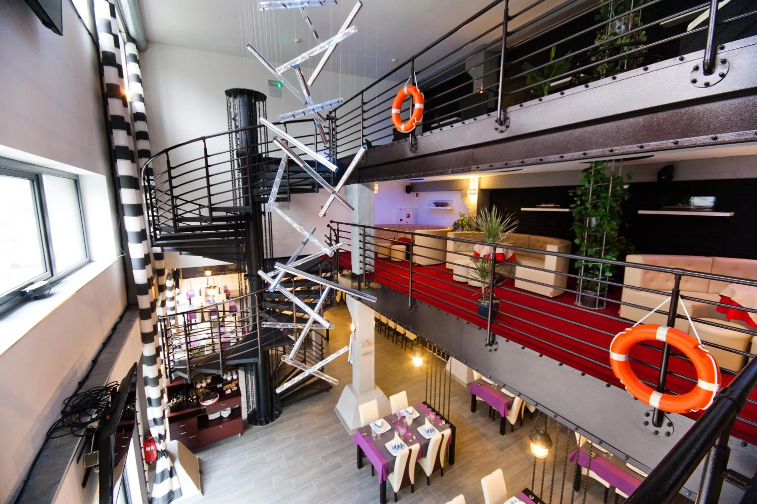 Restaurant/places to eat in Hotel Malinowski Business