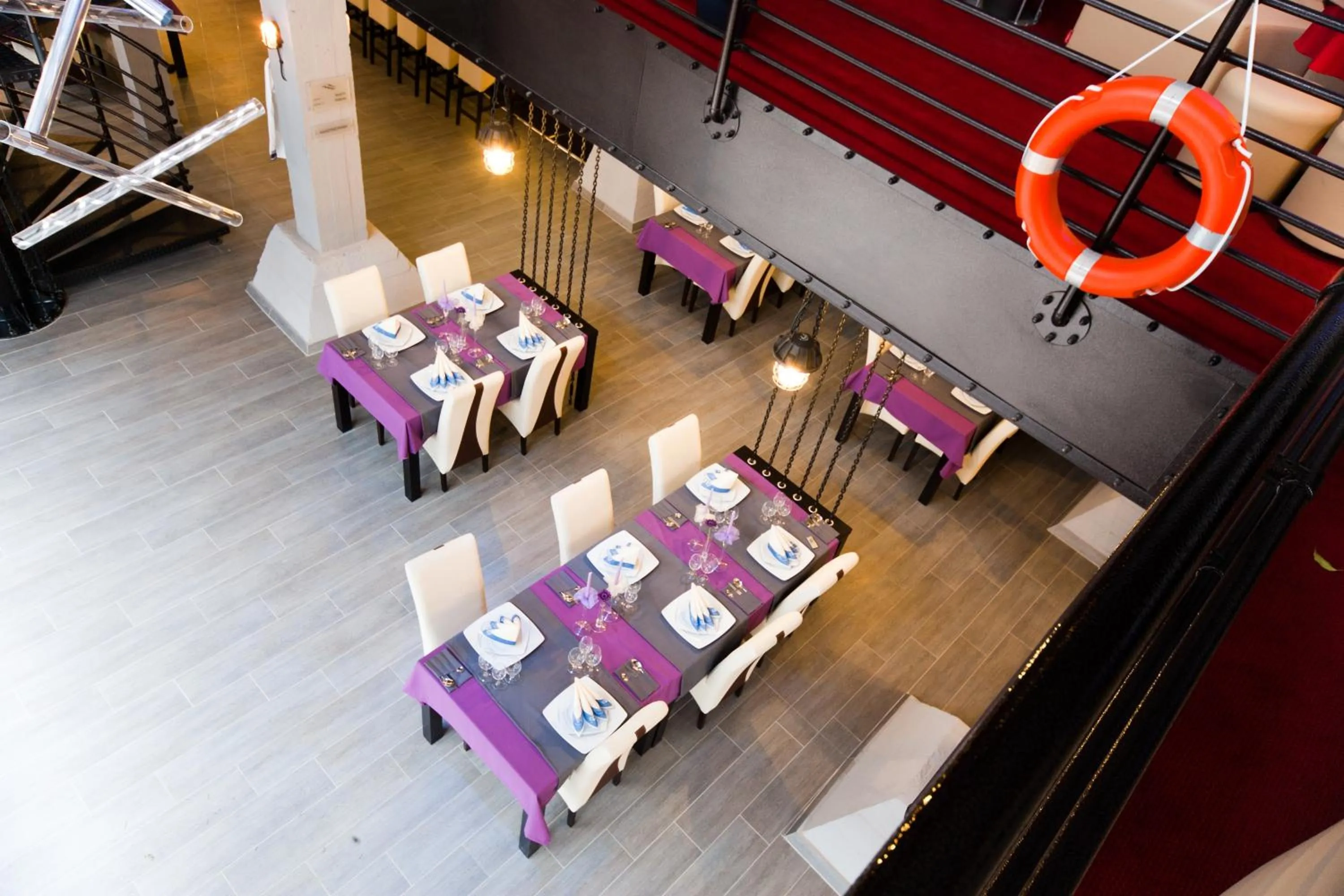 Restaurant/places to eat in Hotel Malinowski Business