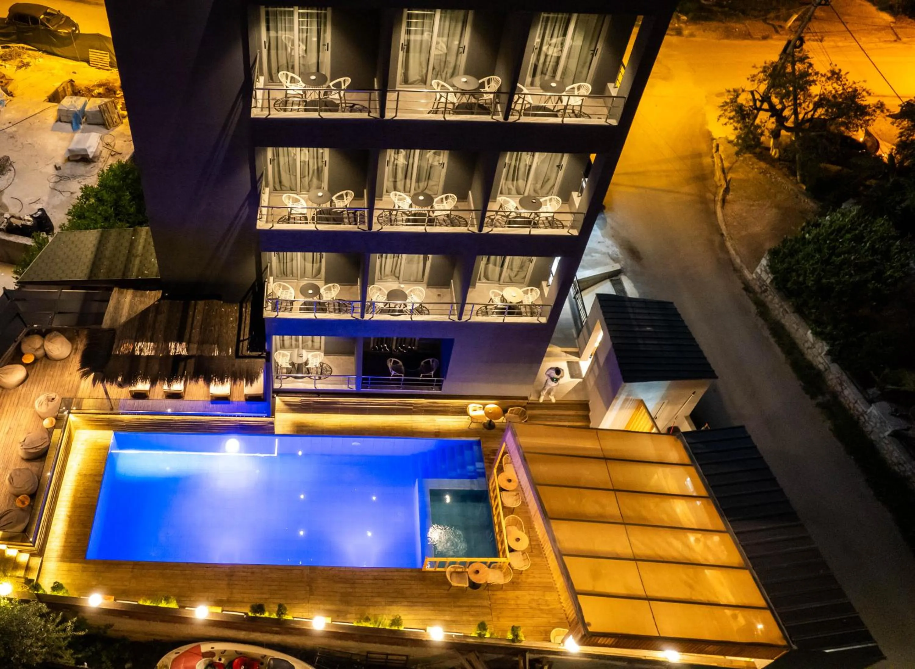 Night in Hotel Piramida