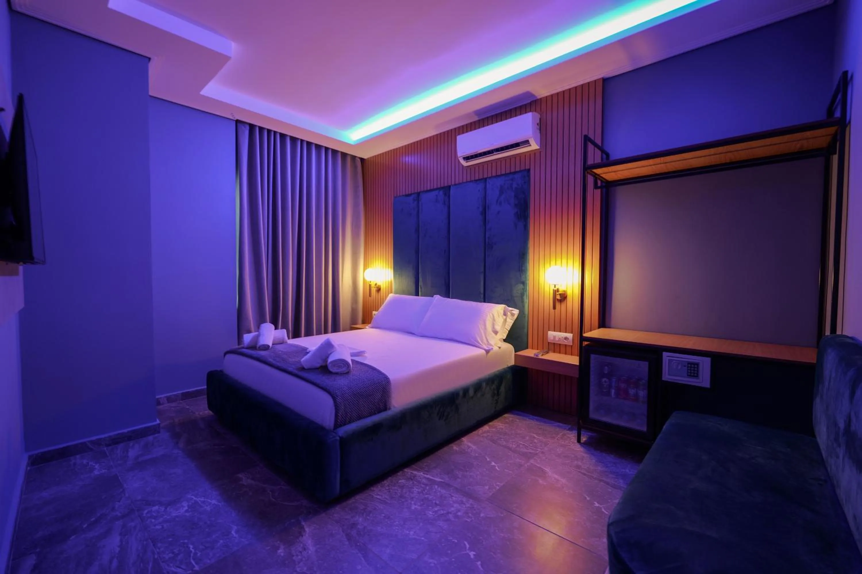 Bed in Hotel Piramida