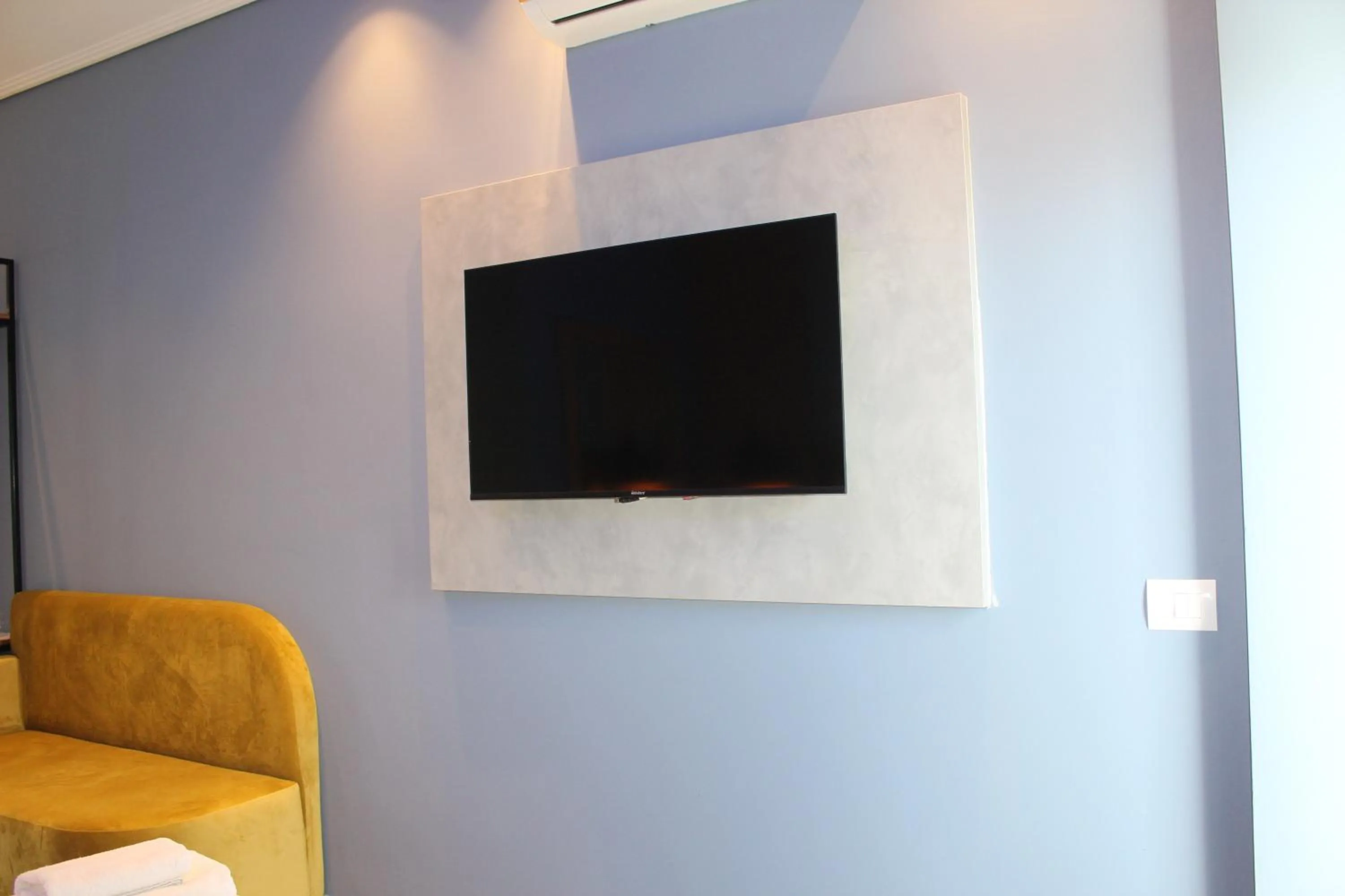 TV and multimedia in Hotel Piramida