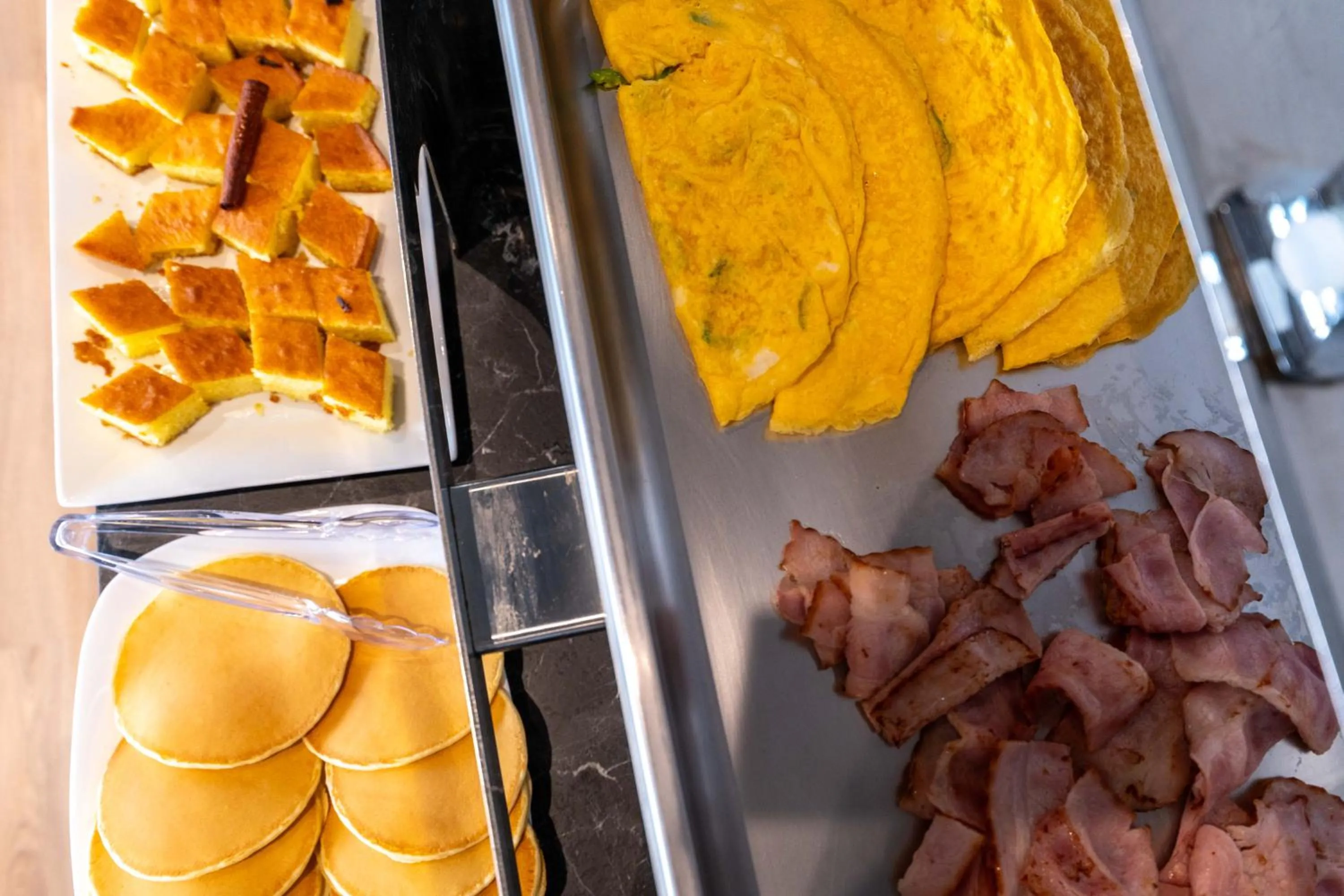 Food and drinks in Hotel Piramida