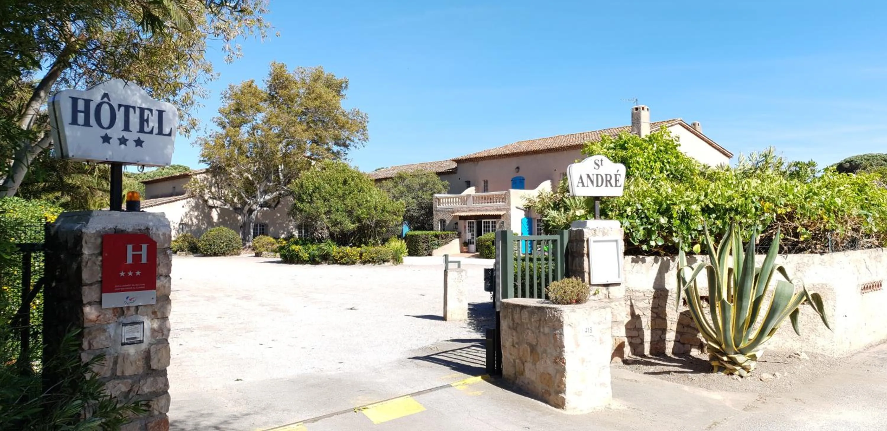 Property building in Hôtel Saint Andre