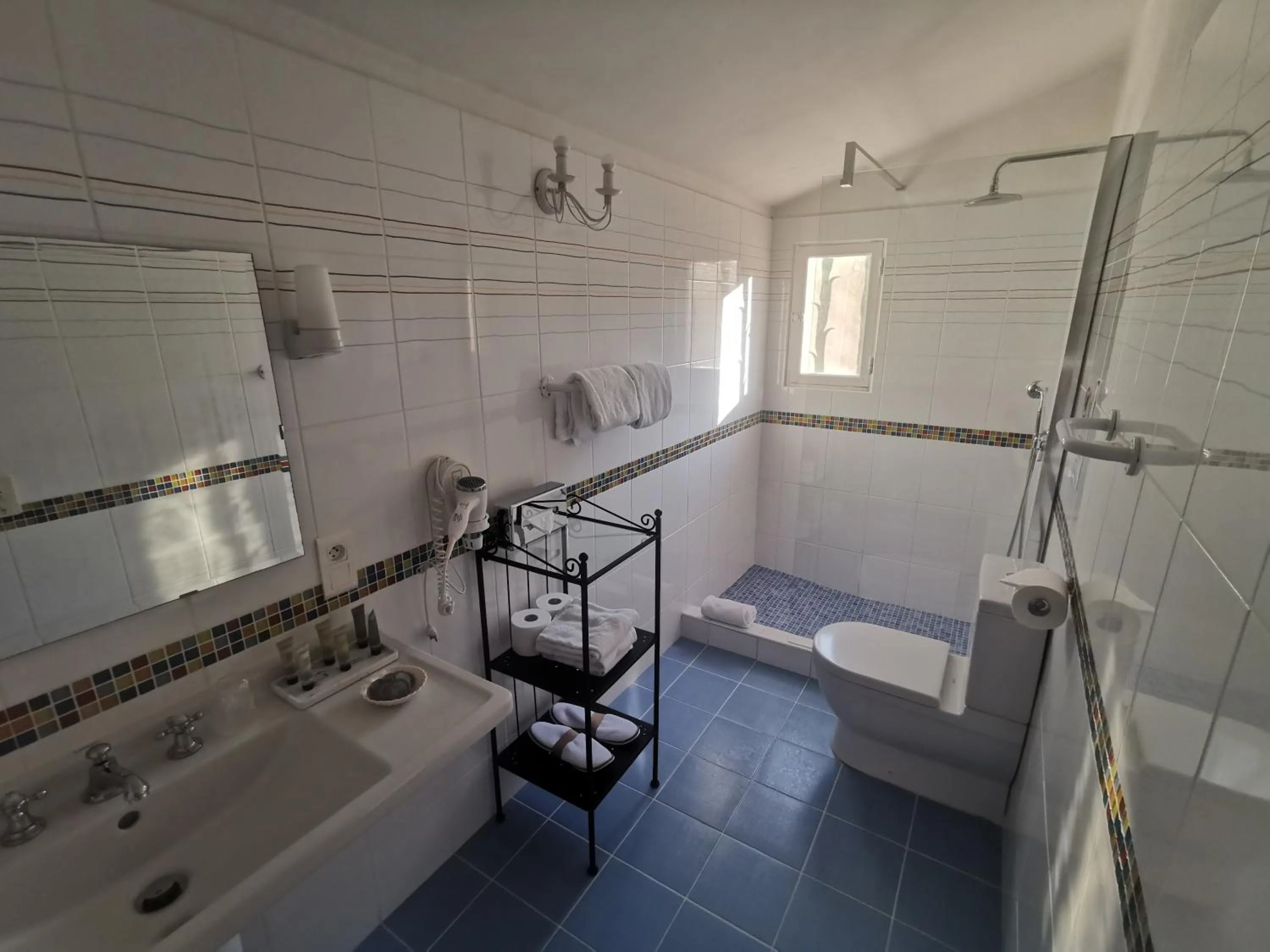 Bathroom in Hôtel Saint Andre