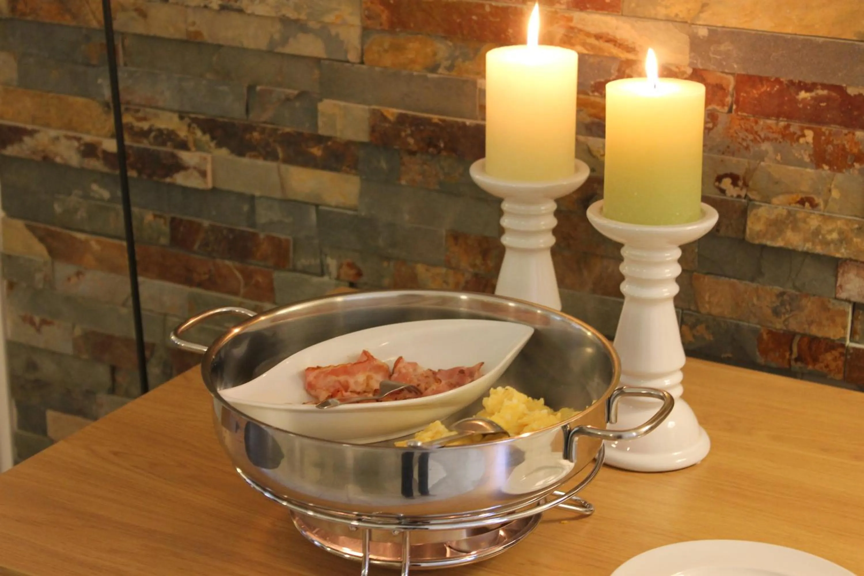 Restaurant/places to eat in Pur Hotel