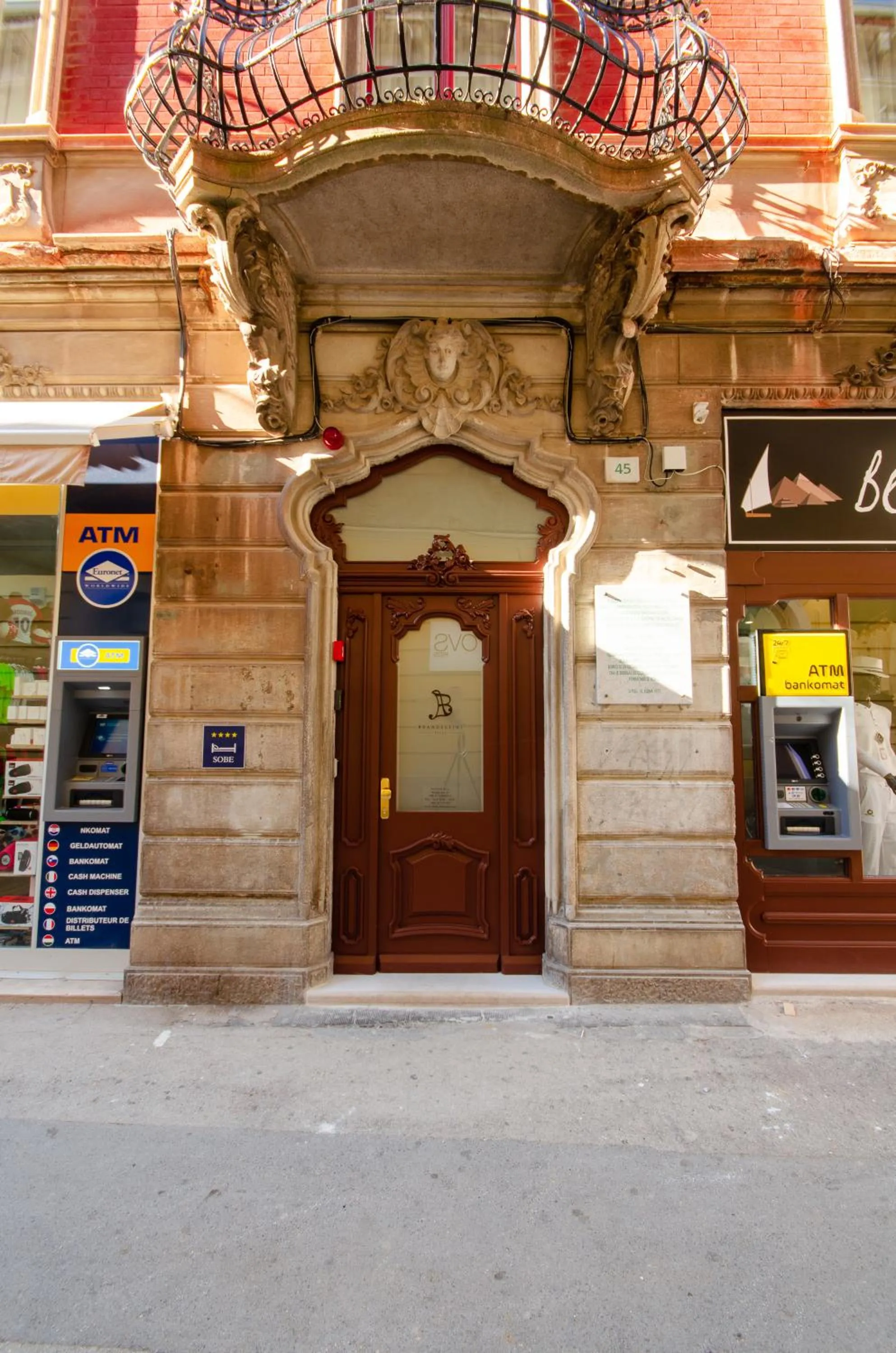 Property building in Villa Brandestini