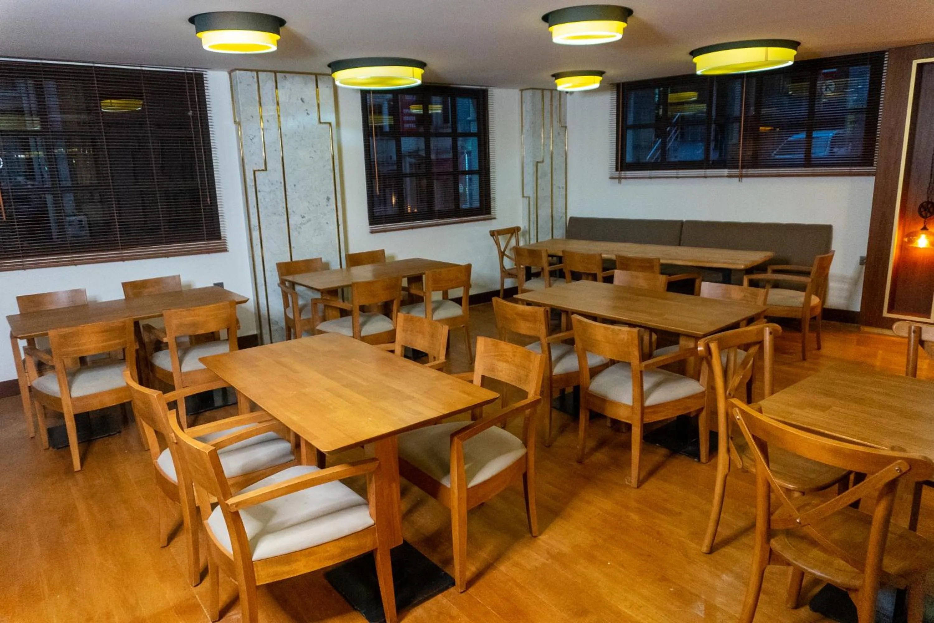 Restaurant/places to eat in Long Stay İstanbul Hotel