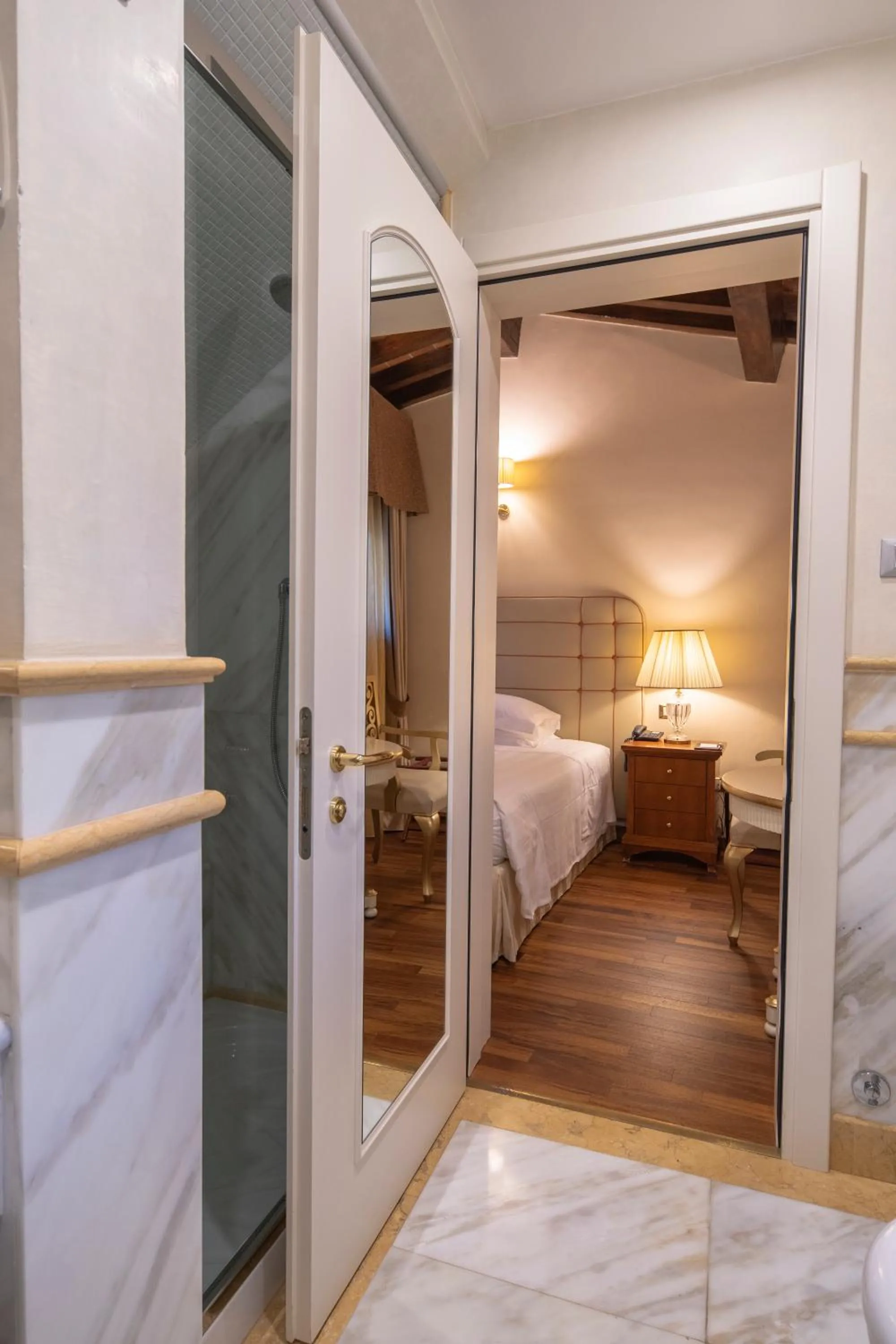 Bedroom, Bed in Golden Tower Hotel & Spa