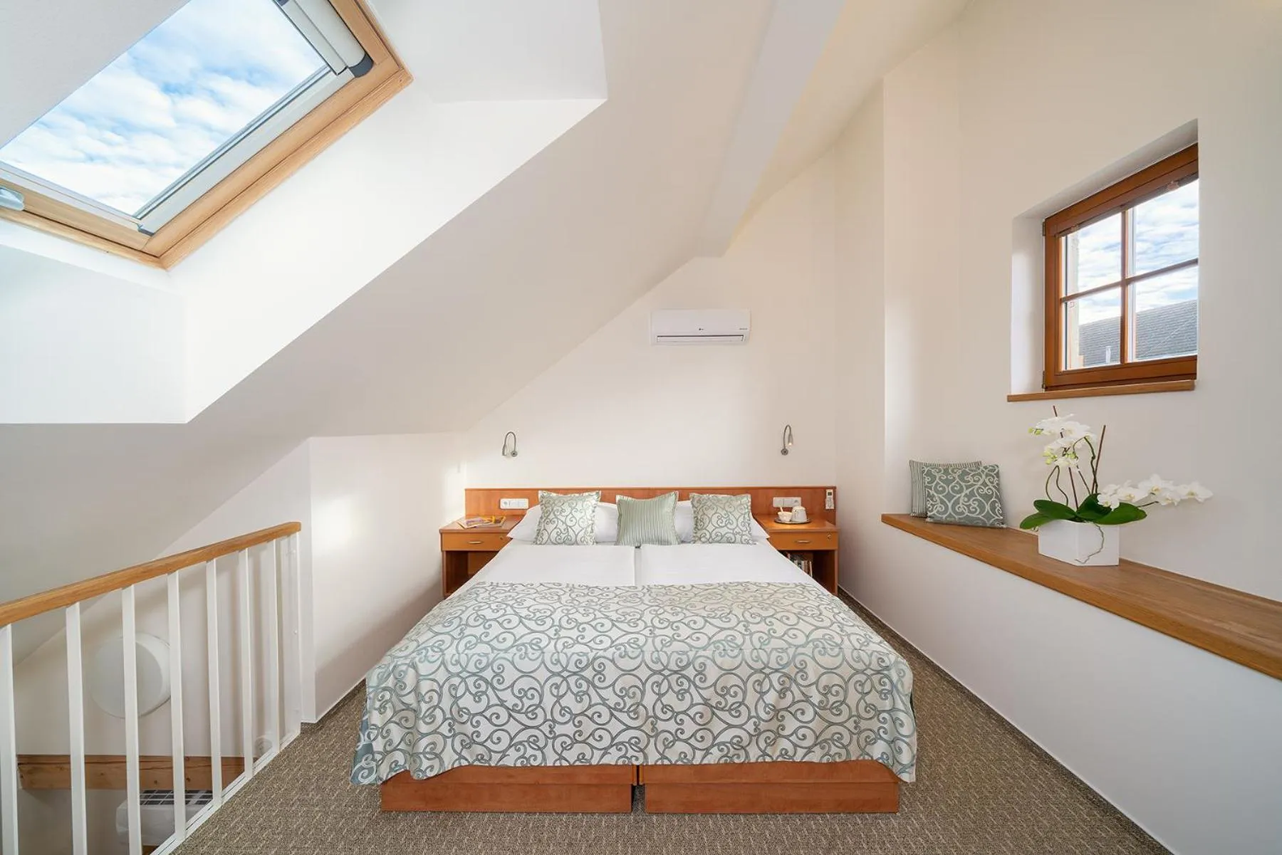 Bed in Hotel Bílý jednorožec