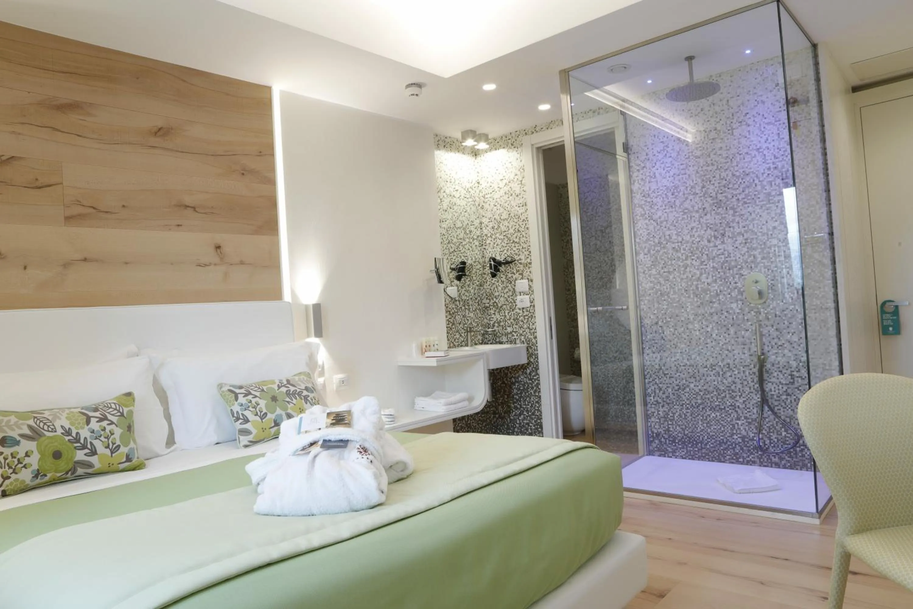 Photo of the whole room in Astrea Wellness & Spa