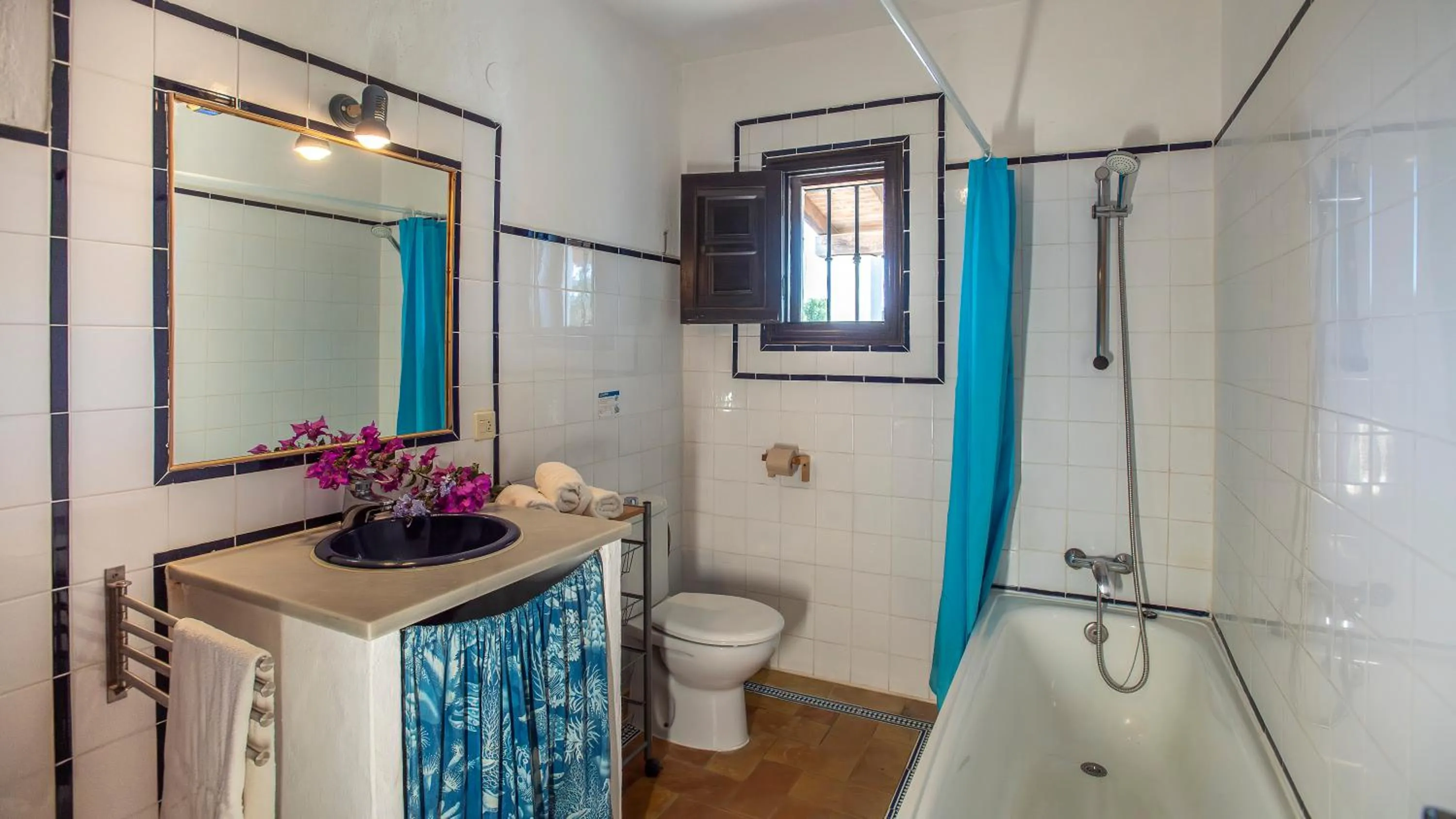 Shower in Casas Karen