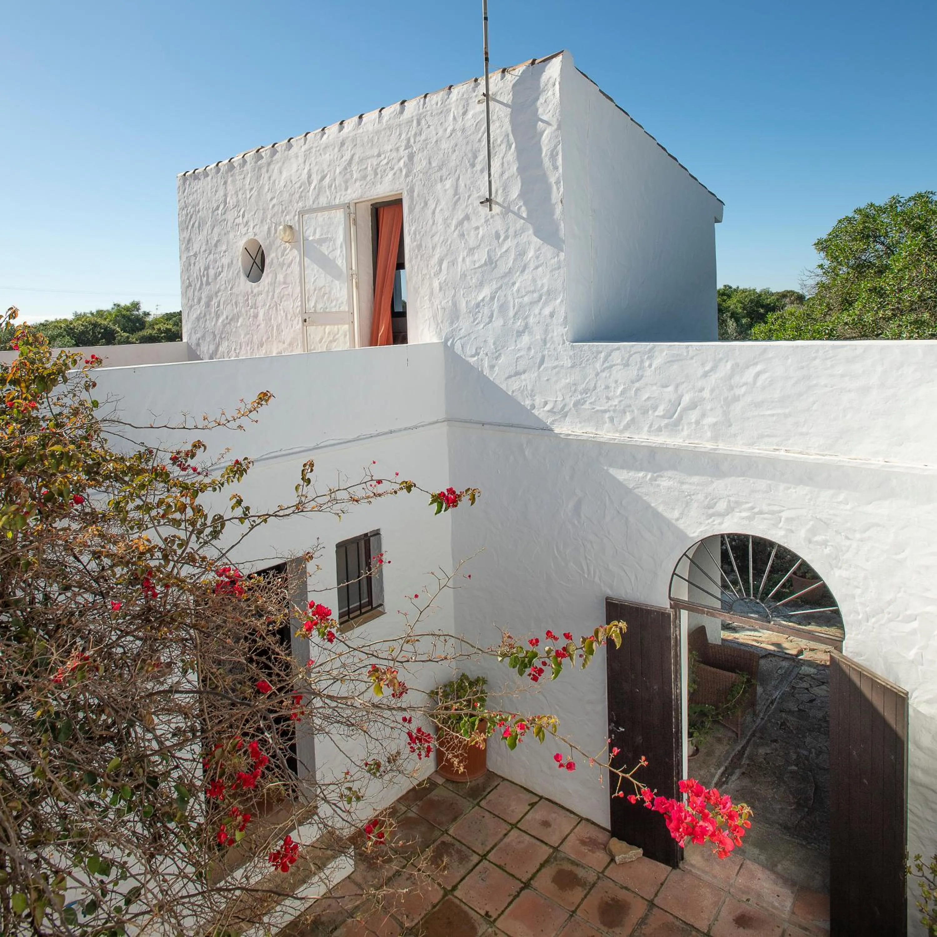Property building in Casas Karen
