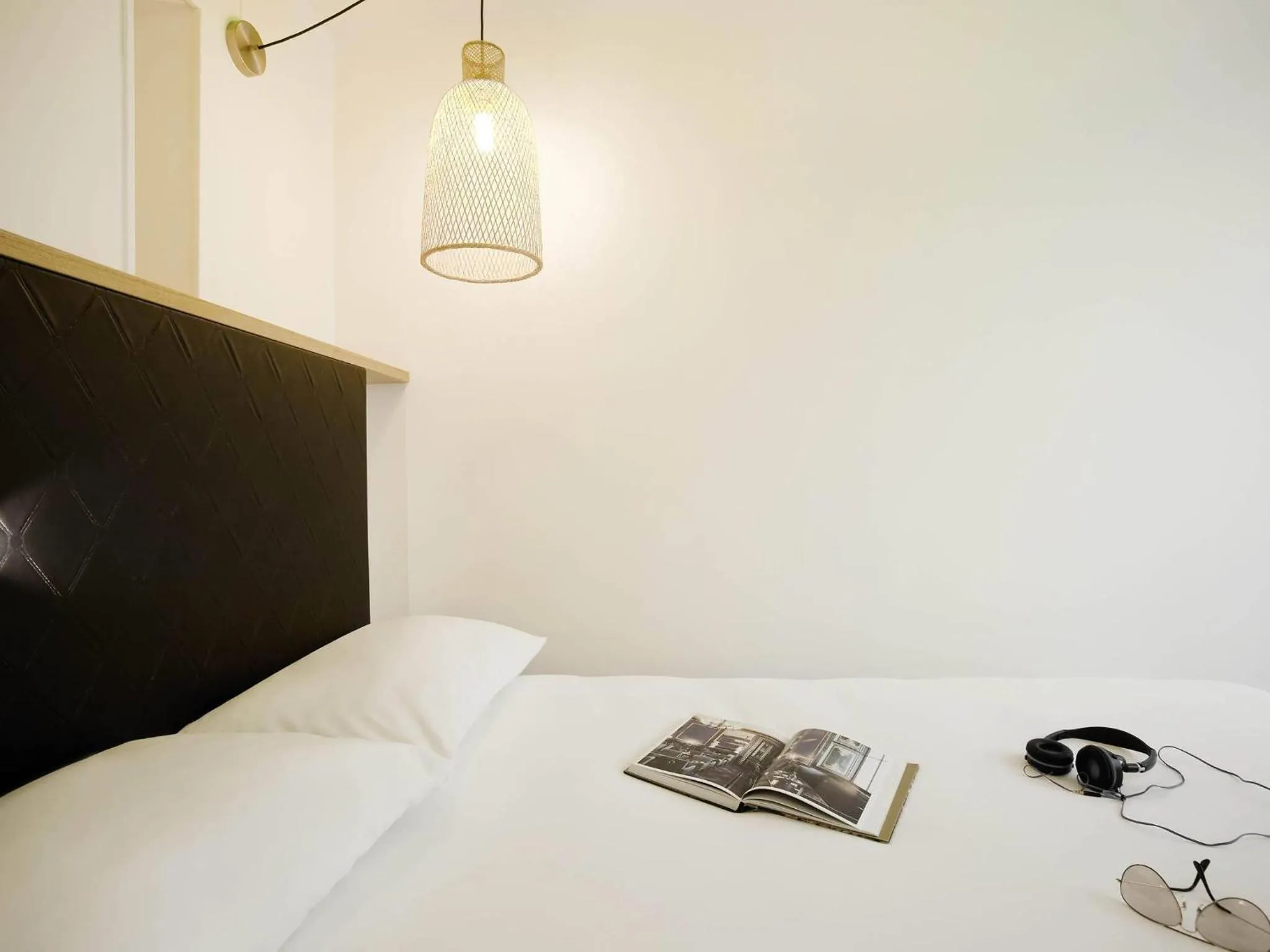 Bedroom, Bed in ibis Styles Paris Buttes Chaumont