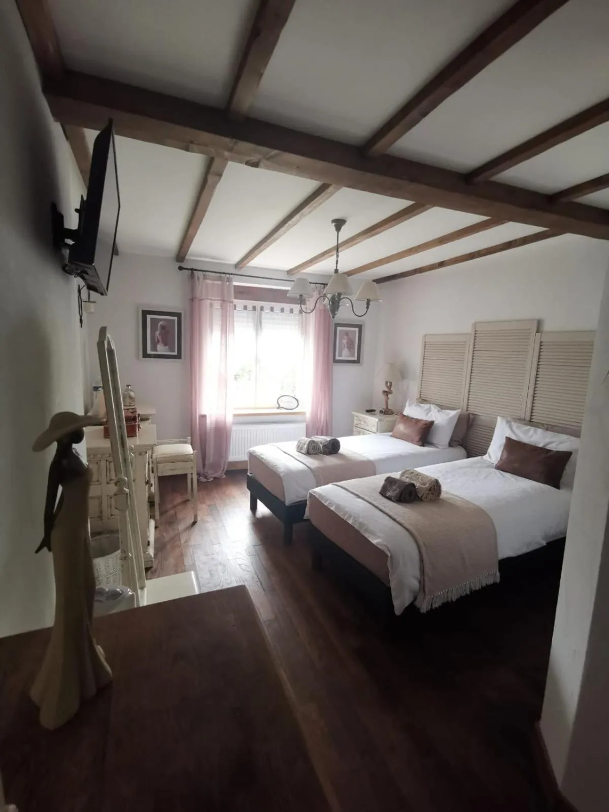 La Bastide Du Bonheur Chambres et Tables D'Hôtes