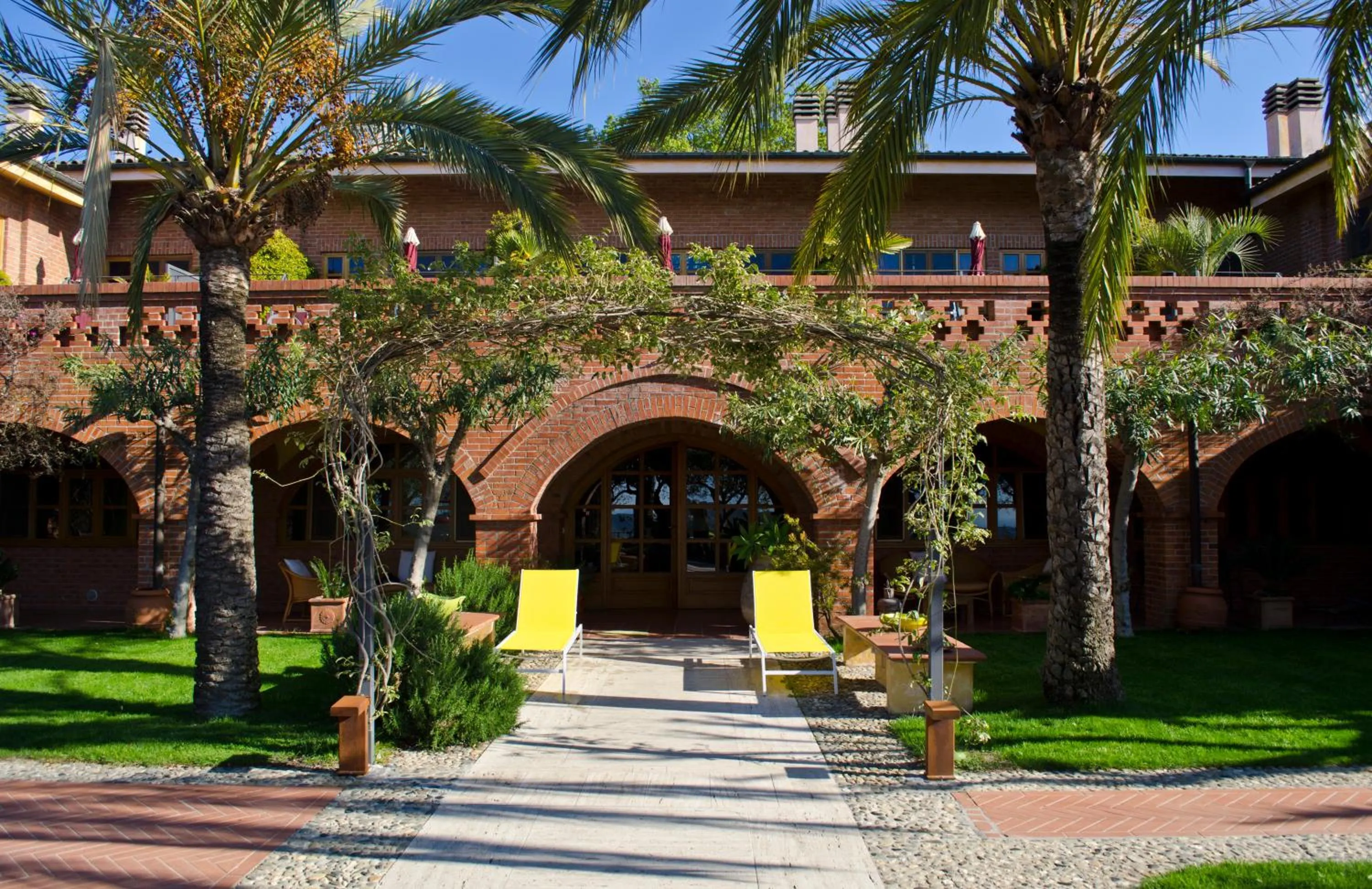 Inner courtyard view in Relais San Damian