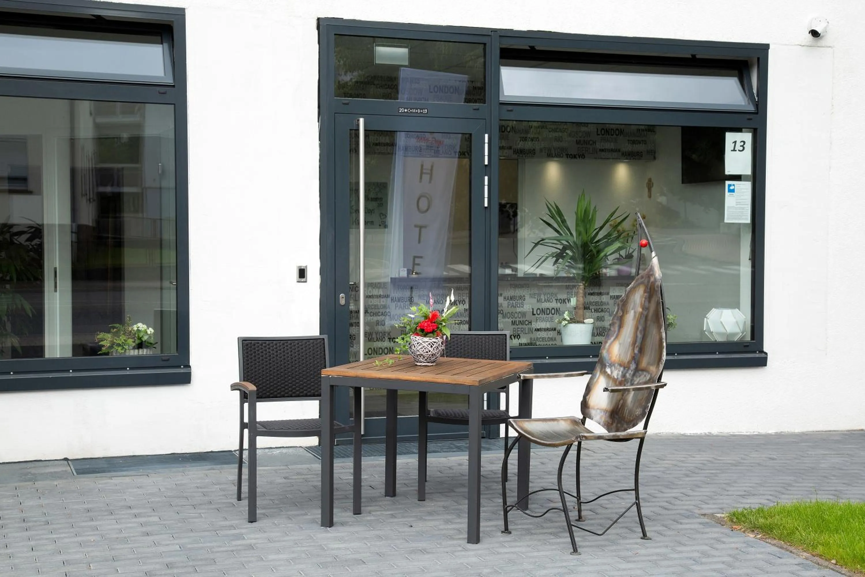 Property building in sevenDays Hotel and Boardinghouse Kirchheim