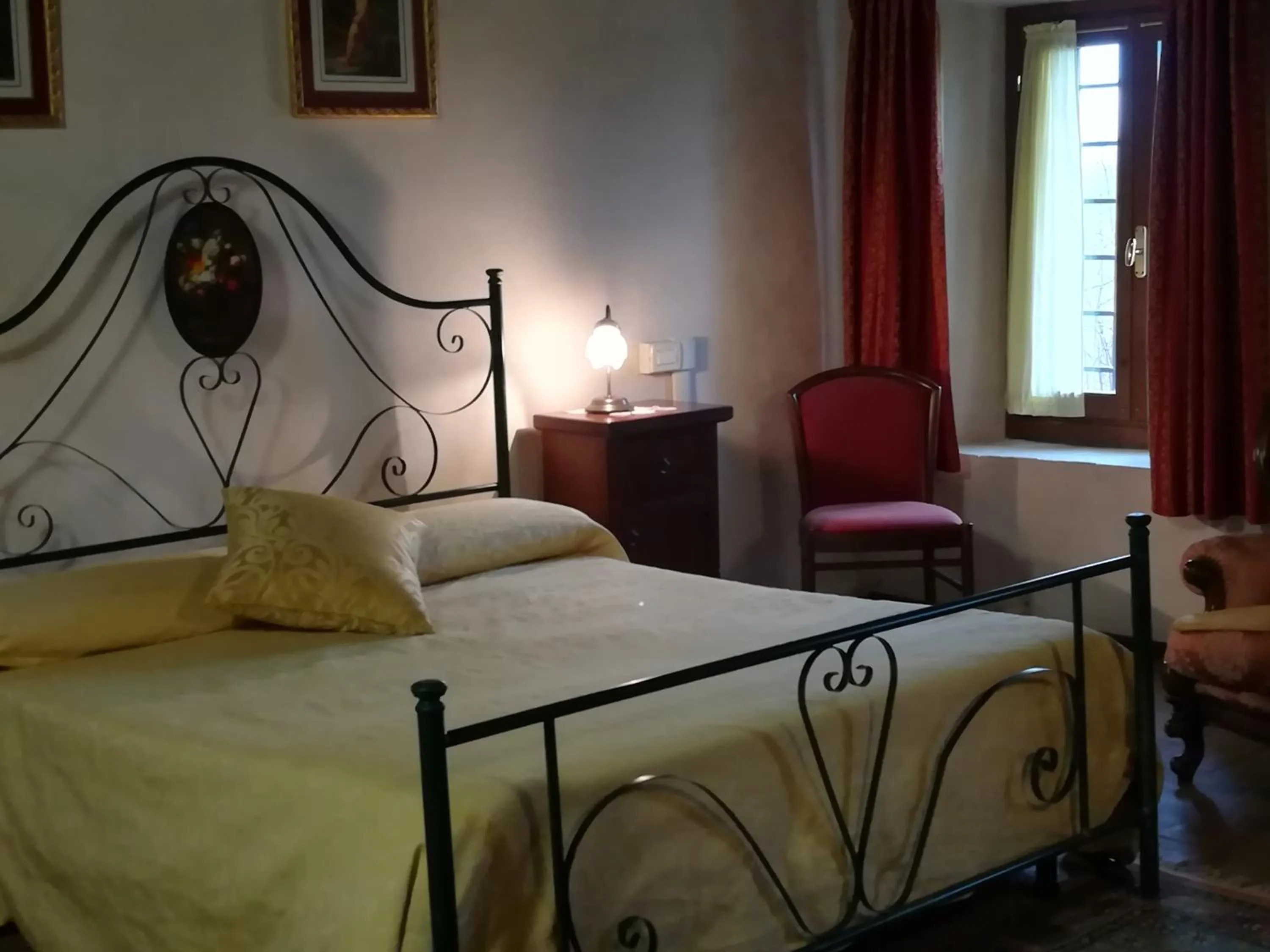 Bedroom, Bed in Hotel La Corte
