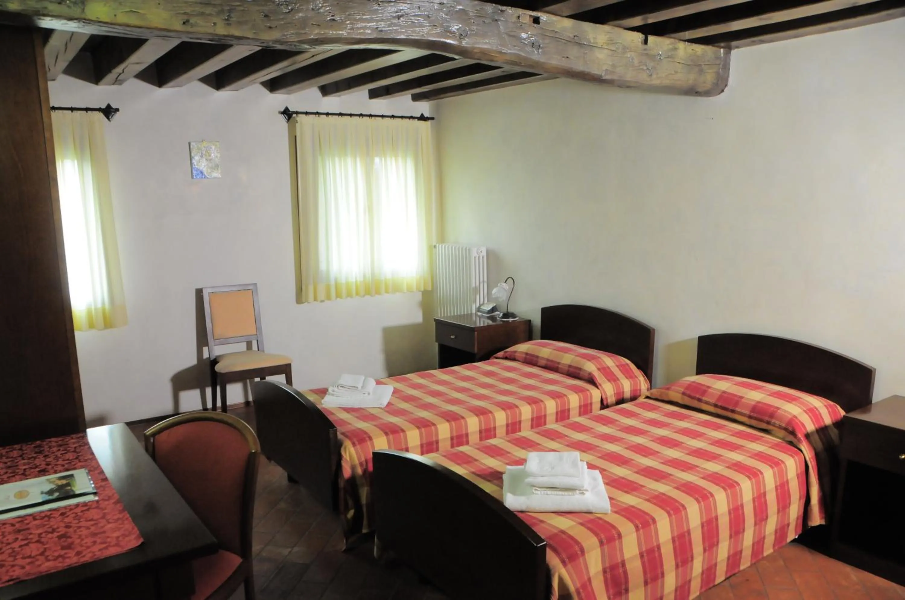 Bedroom, Bed in Hotel La Corte