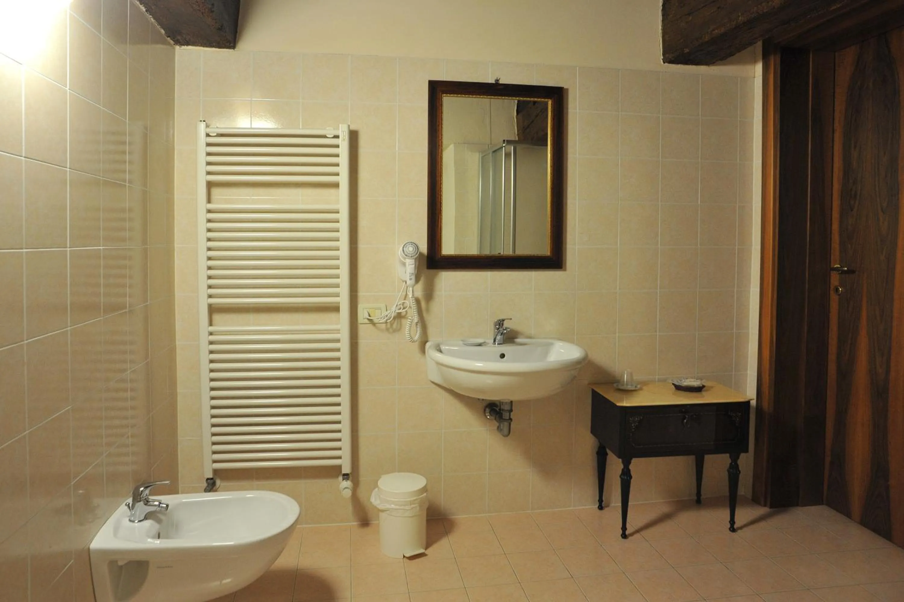 Bathroom in Hotel La Corte