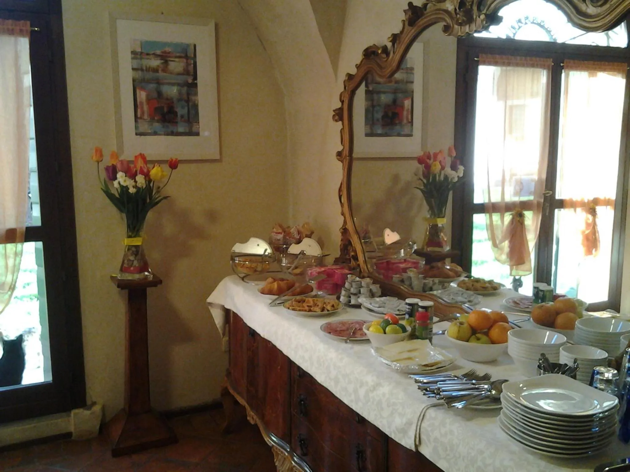 Continental breakfast in Hotel La Corte