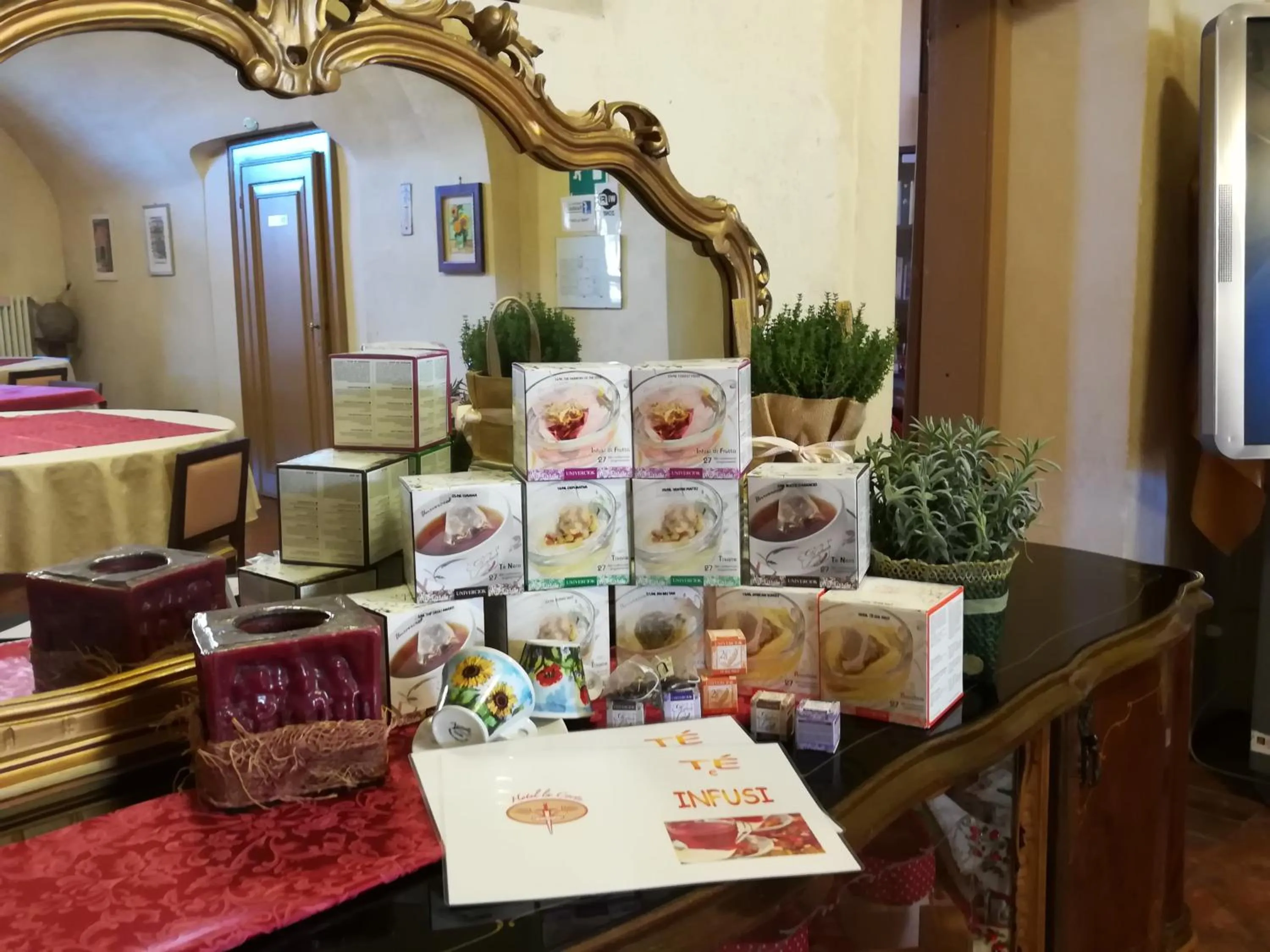 Communal lounge/ TV room in Hotel La Corte