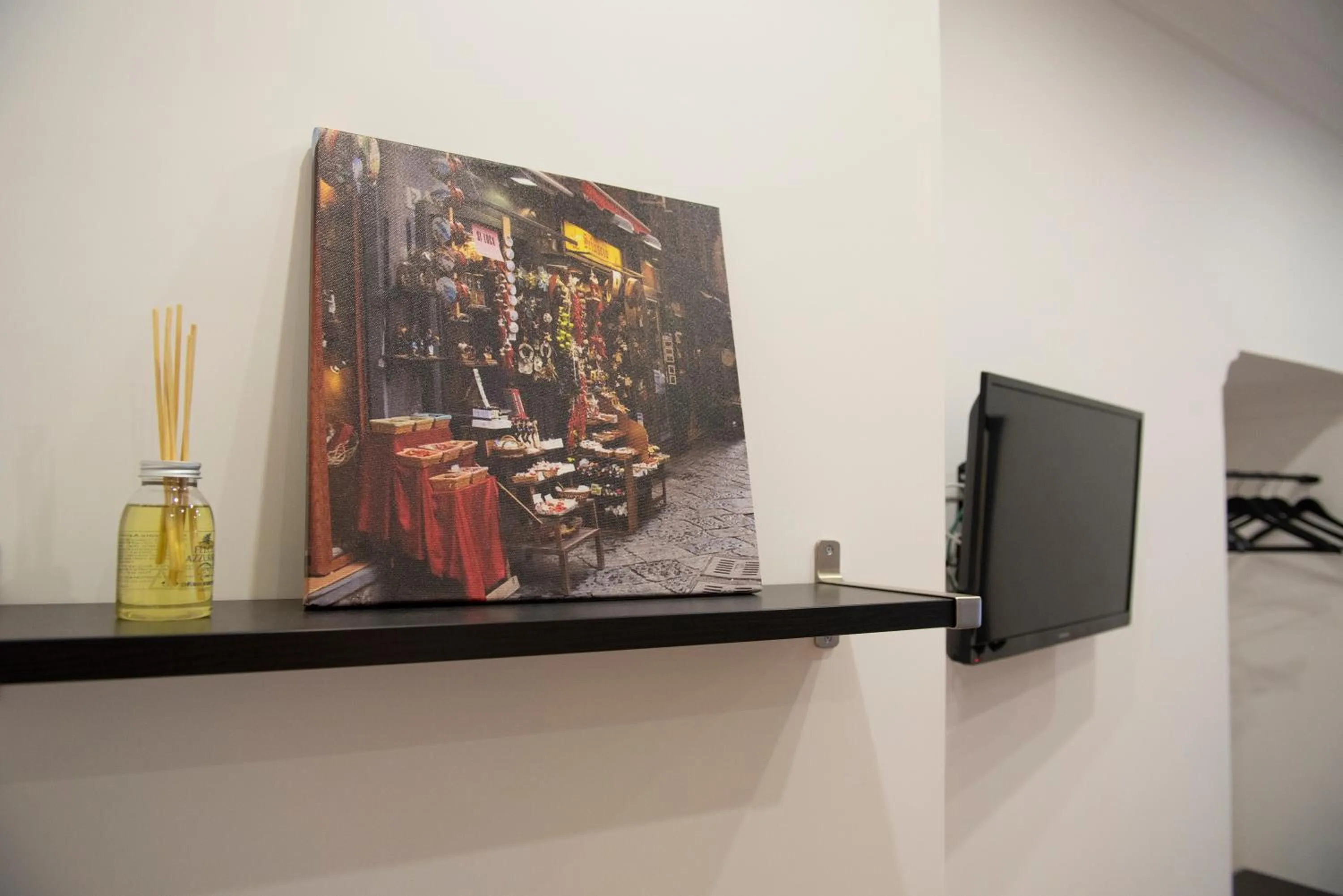 Communal lounge/ TV room in Petrucci B&B