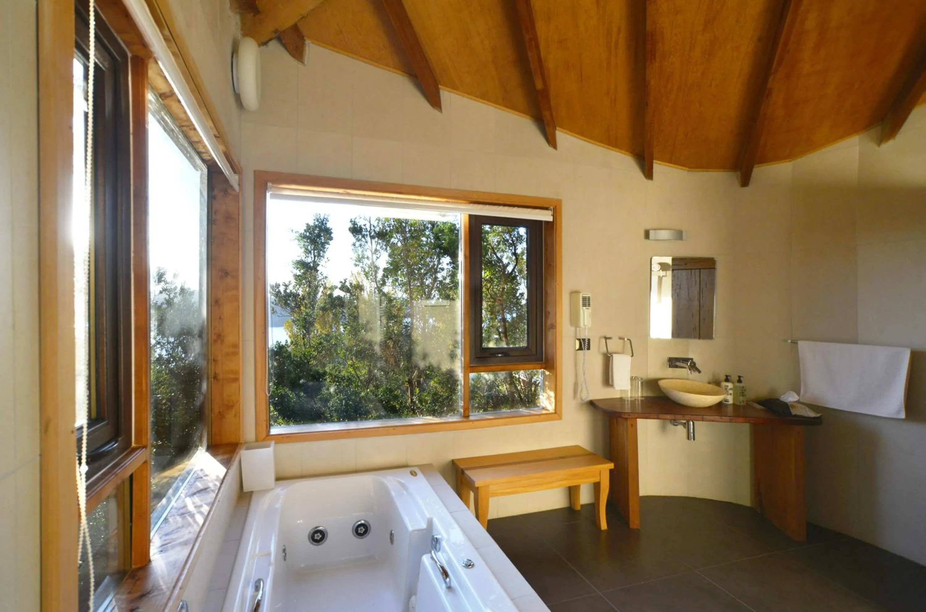 Bathroom in OCIO Territorial Hotel