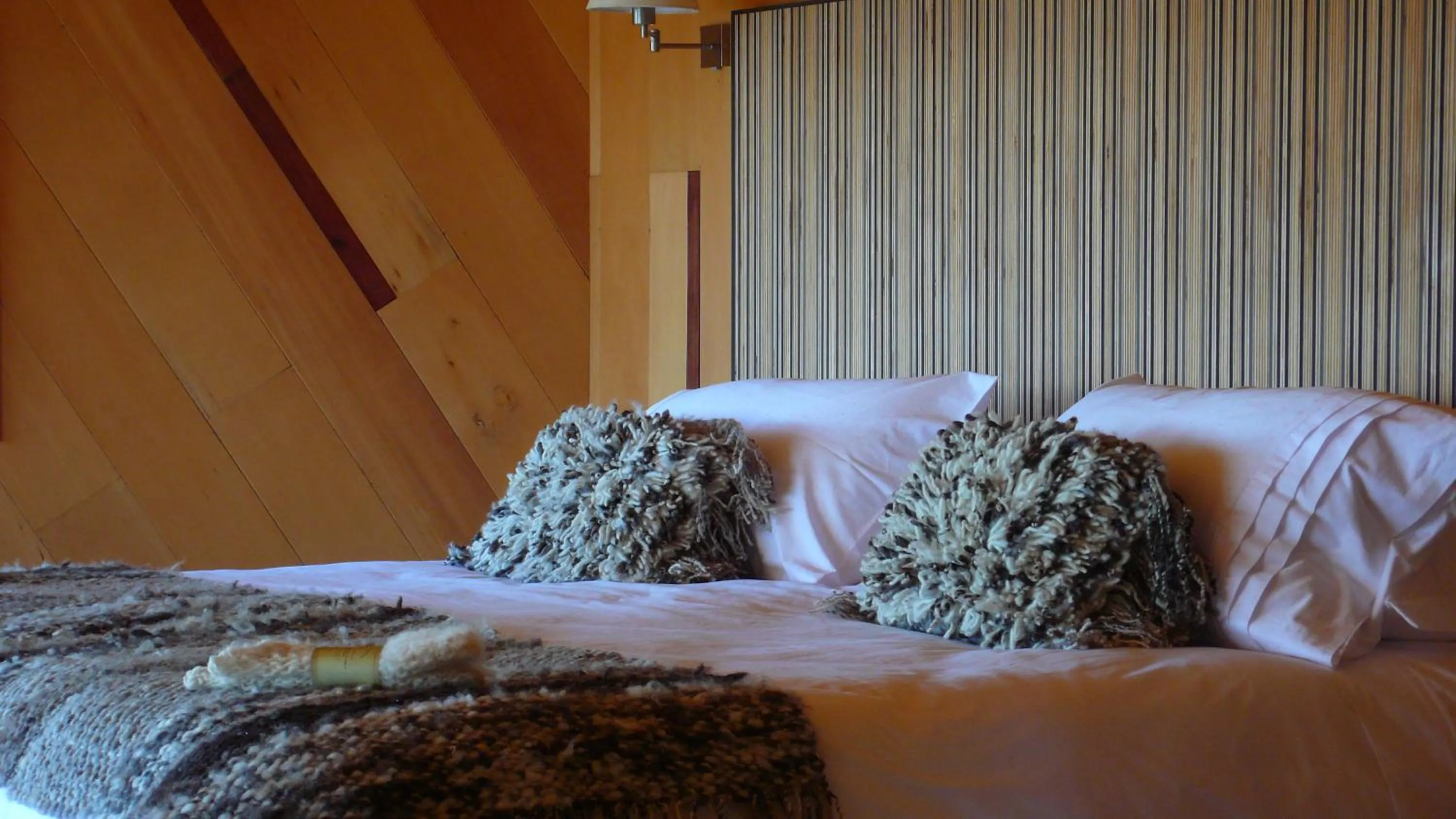 Property building, Bed in OCIO Territorial Hotel