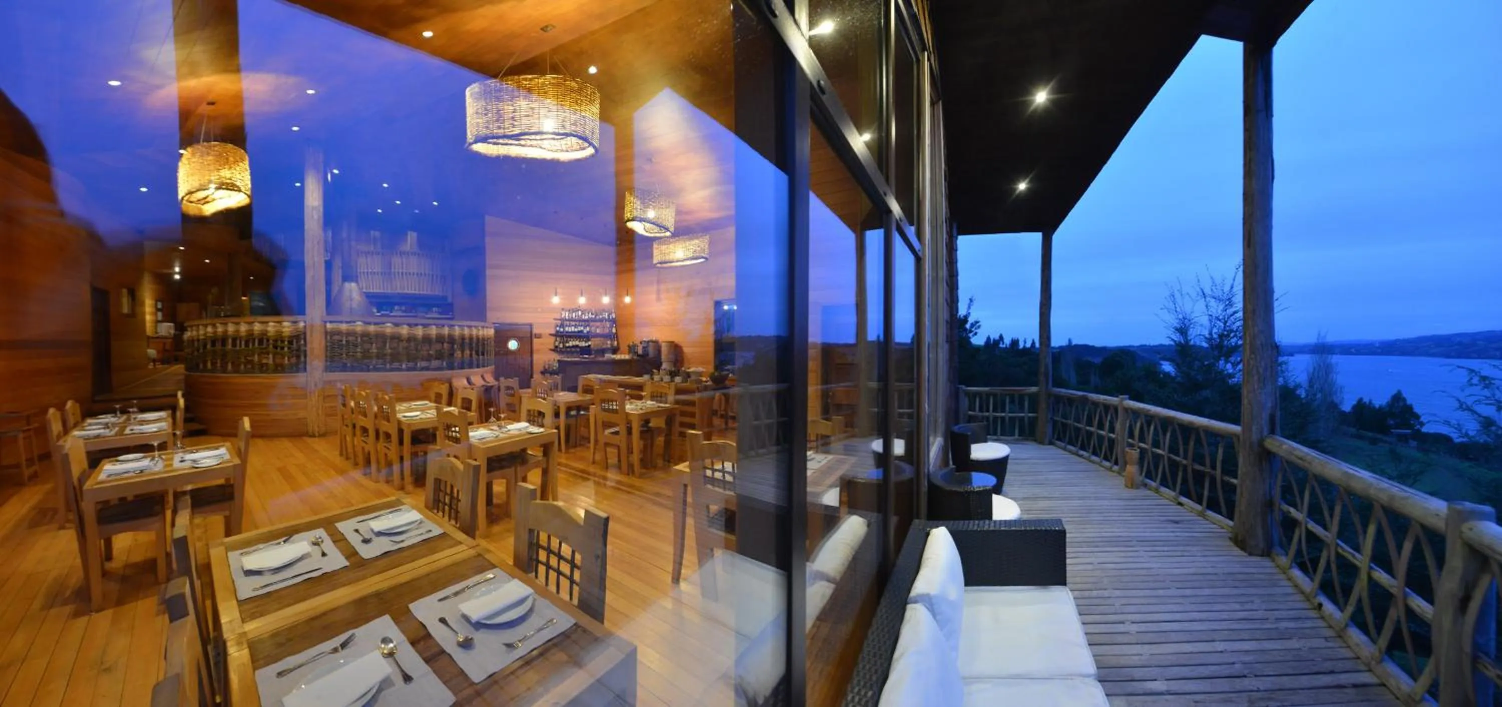 Restaurant/places to eat in OCIO Territorial Hotel