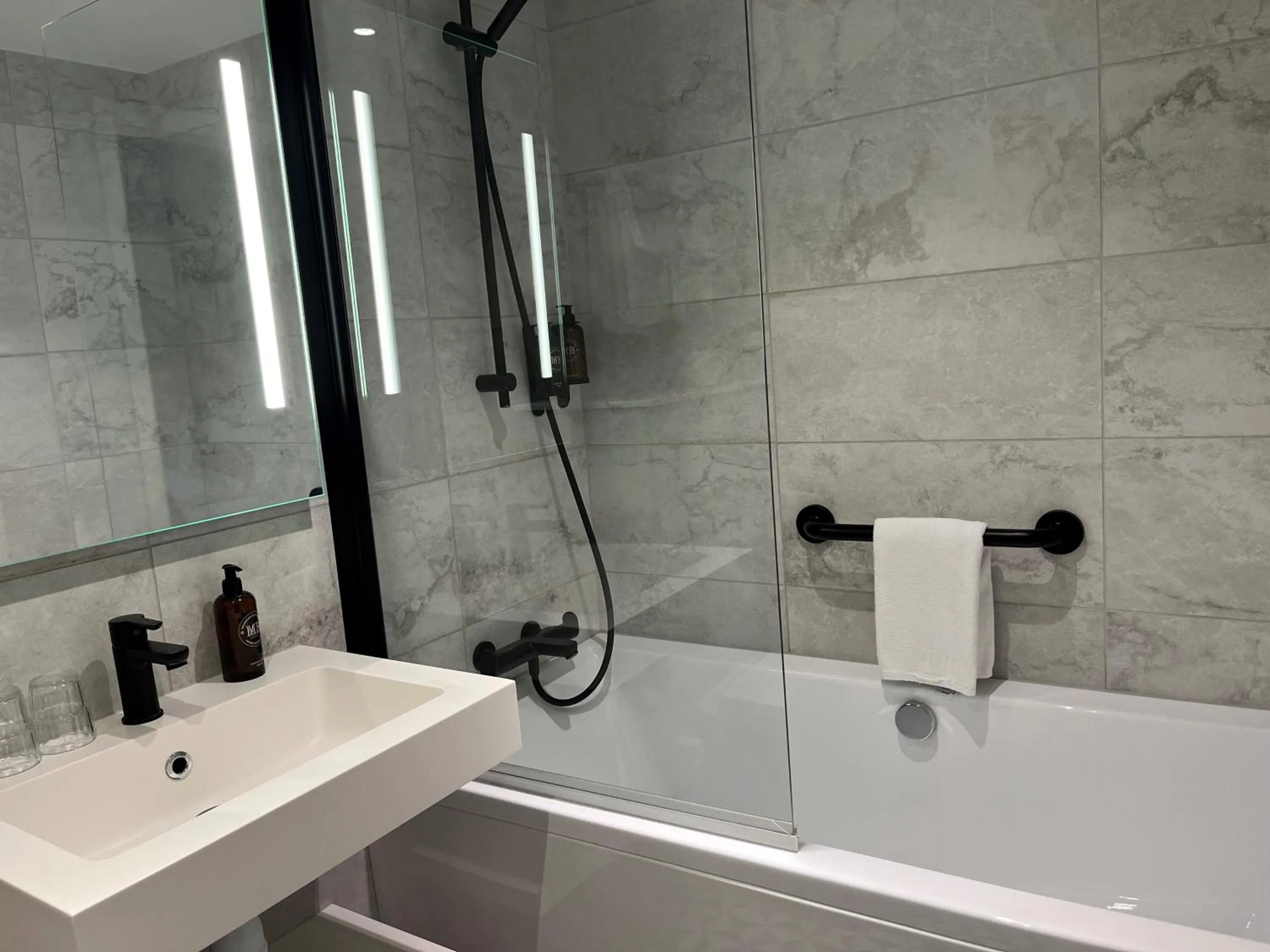 Bathroom in Aksjemøllen - by Classic Norway Hotels